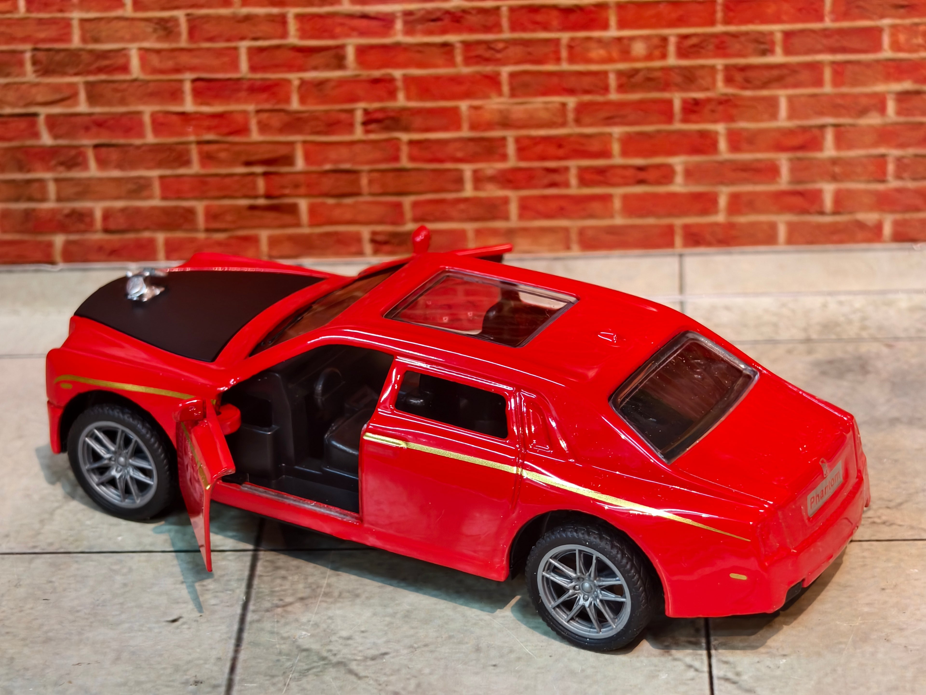 Rolls Royce Phantom 1:36 Scale with Light and Sound