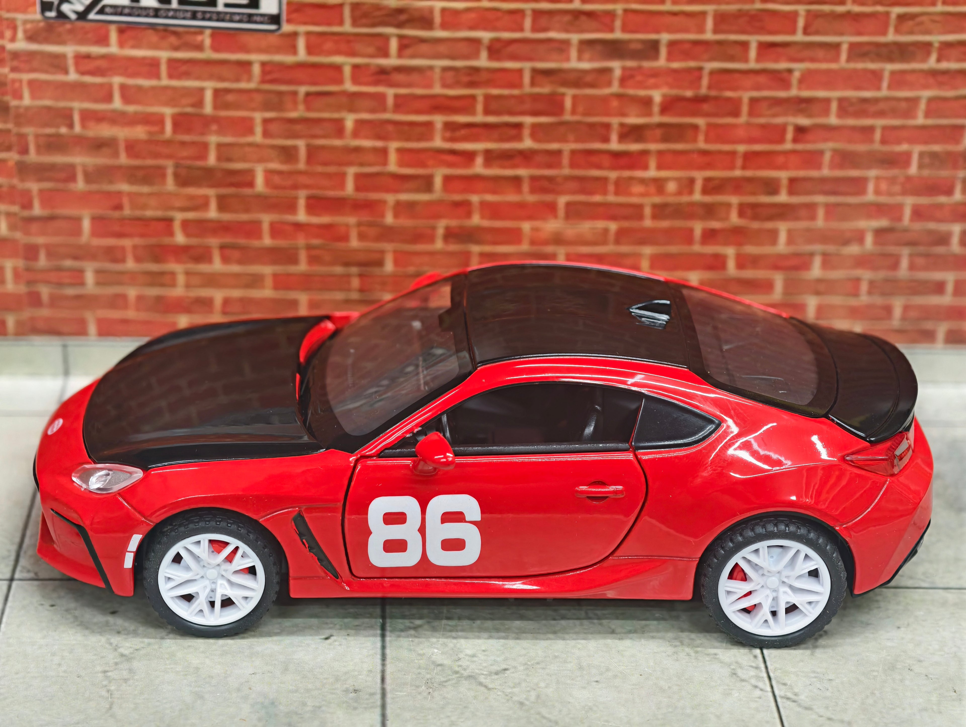 Toyota GR86 1:32 Scale Premium Detailing