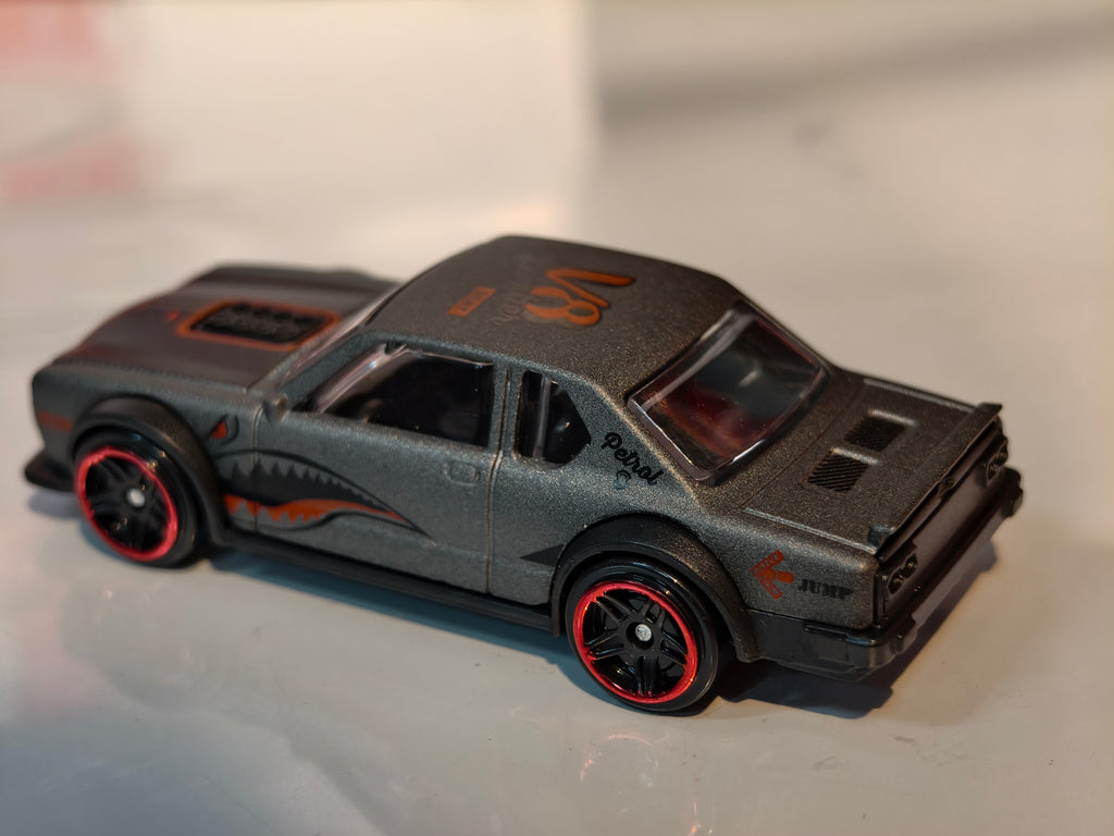 Nissan Skyline H/T 2000 GTR 1:64 Scale in Acrylic Box
