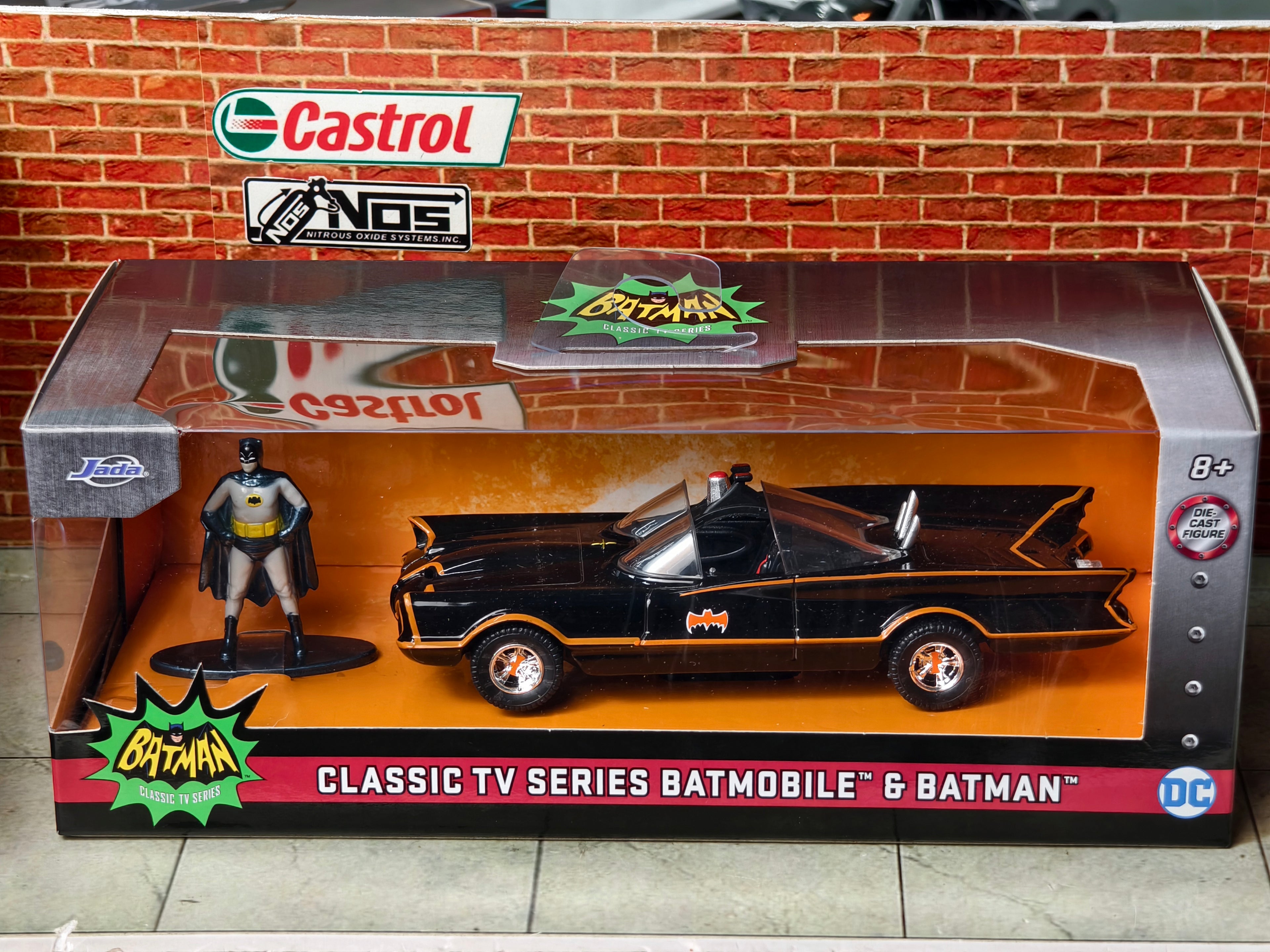 Classic TV Series BATMOBILE and BATMAN 1:32 Scale Official Licensed by Jada Toys