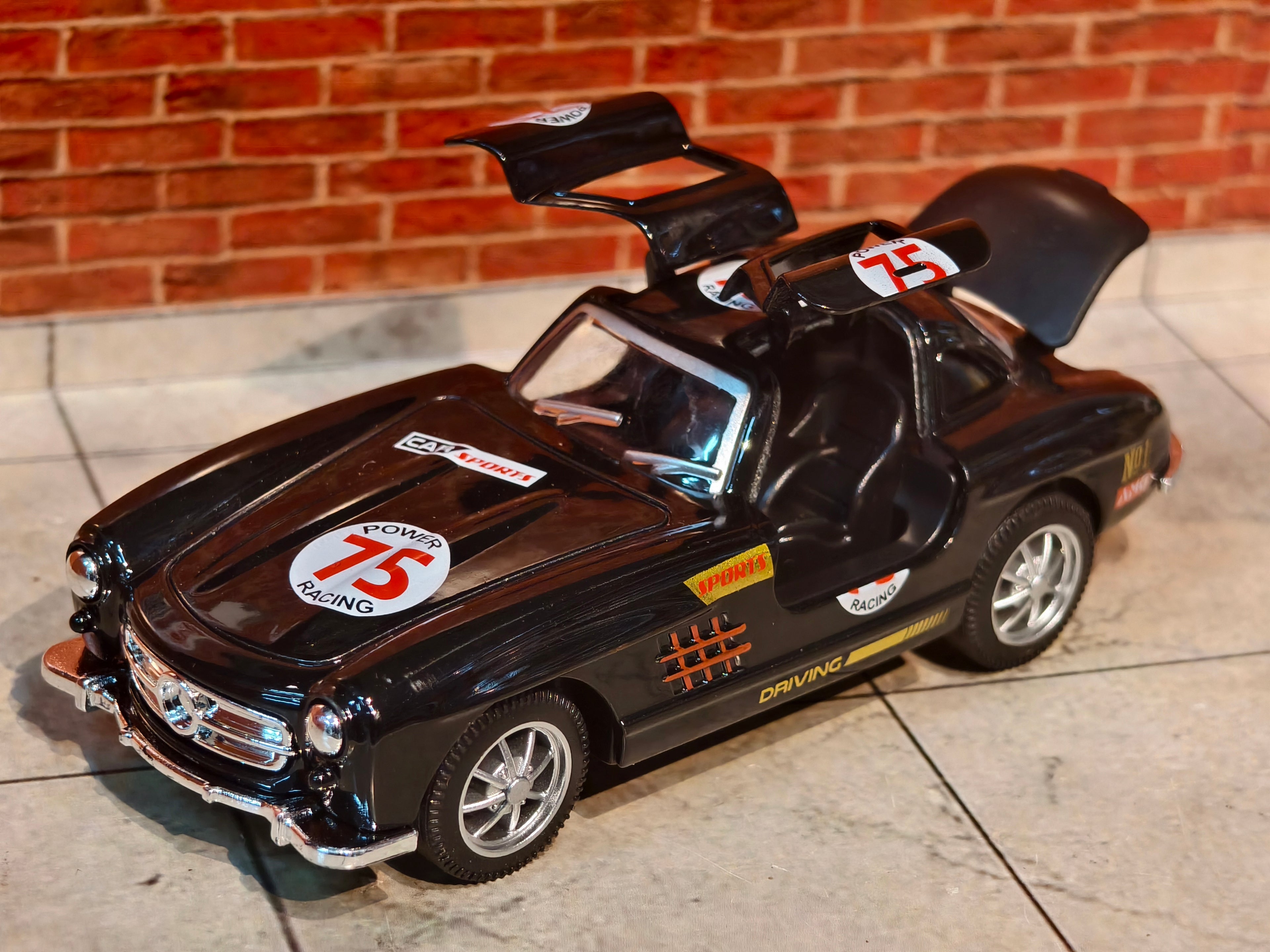 Mercedes Gullwing SL300 1:36 Scale Rally Edition