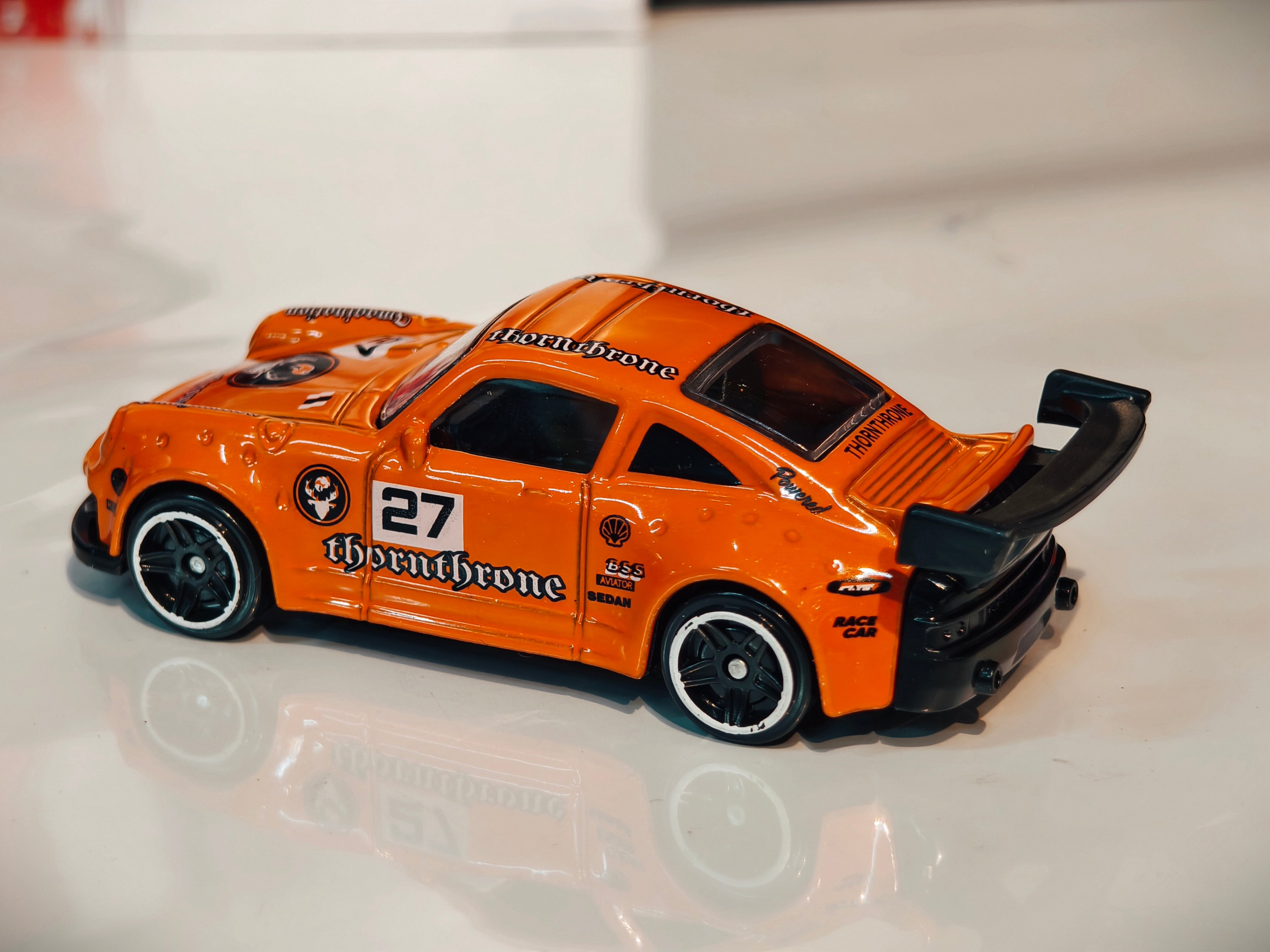 Porsche 911 Turbo 930 1:64 in Acrylic Box