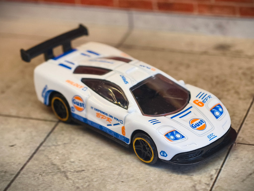 McLaren F1 GTR 1:64 Scale