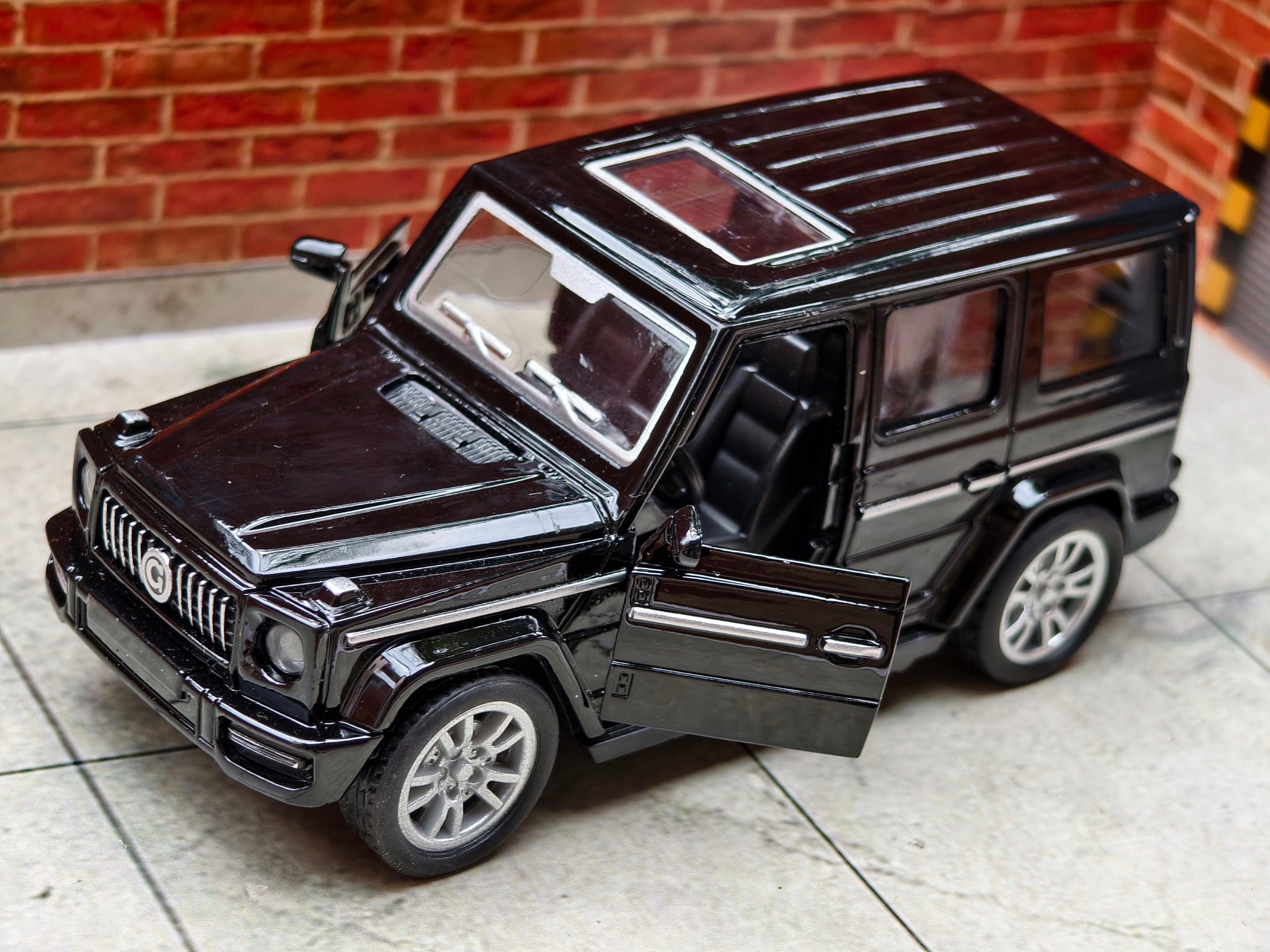 Mercedes G-Wagon 1:36 Scale Premium Detailing
