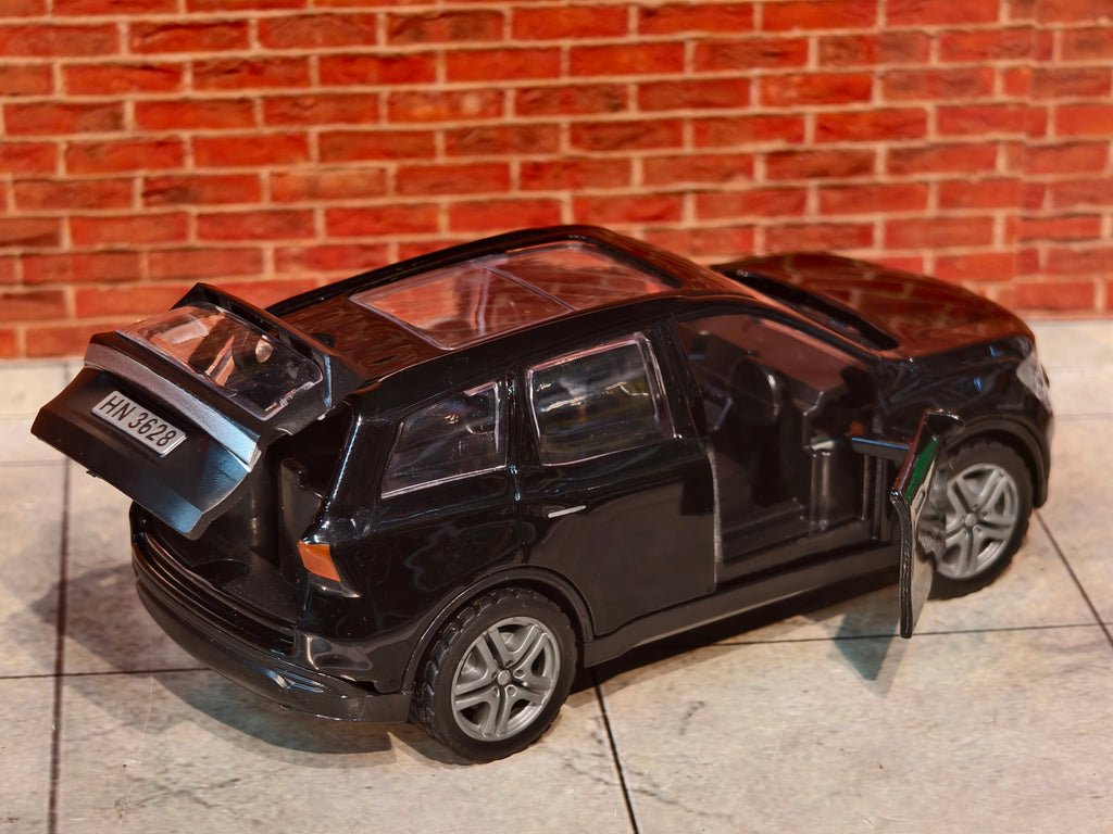Mahindra XUV 700 1:36 Scale Premium Detailing