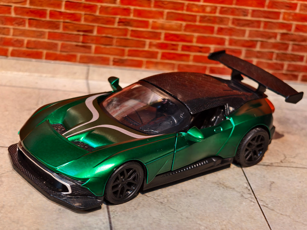 Aston Martin Vantage GT 4 1:36 Scale
