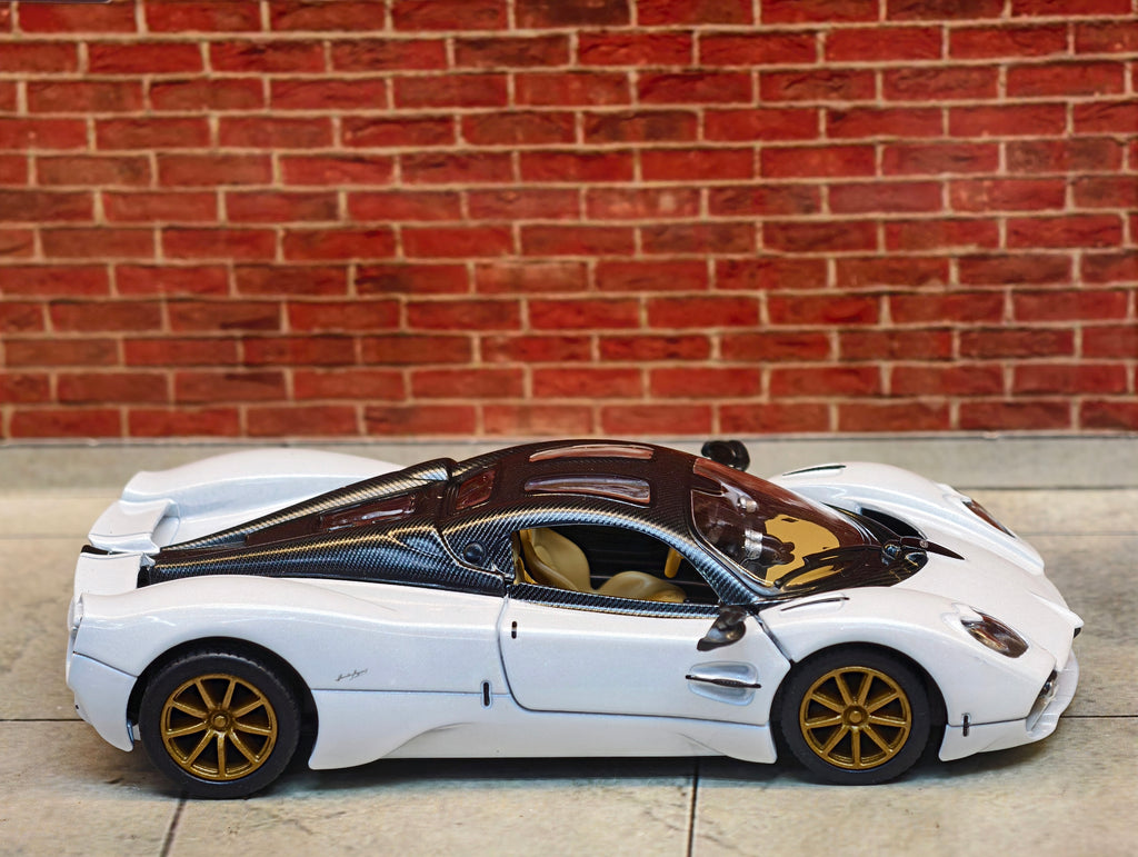Kinsmart Official Licensed Pagani Utopia 1:36 Scale