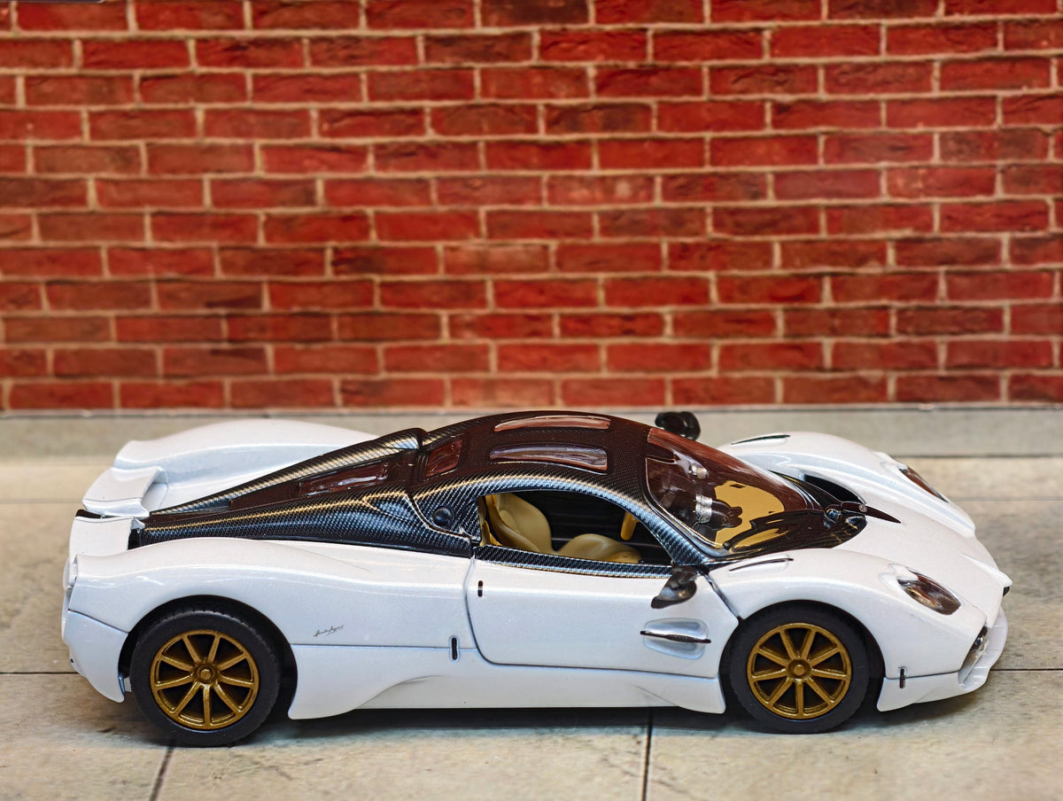 Kinsmart Official Licensed Pagani Utopia 1:36 Scale
