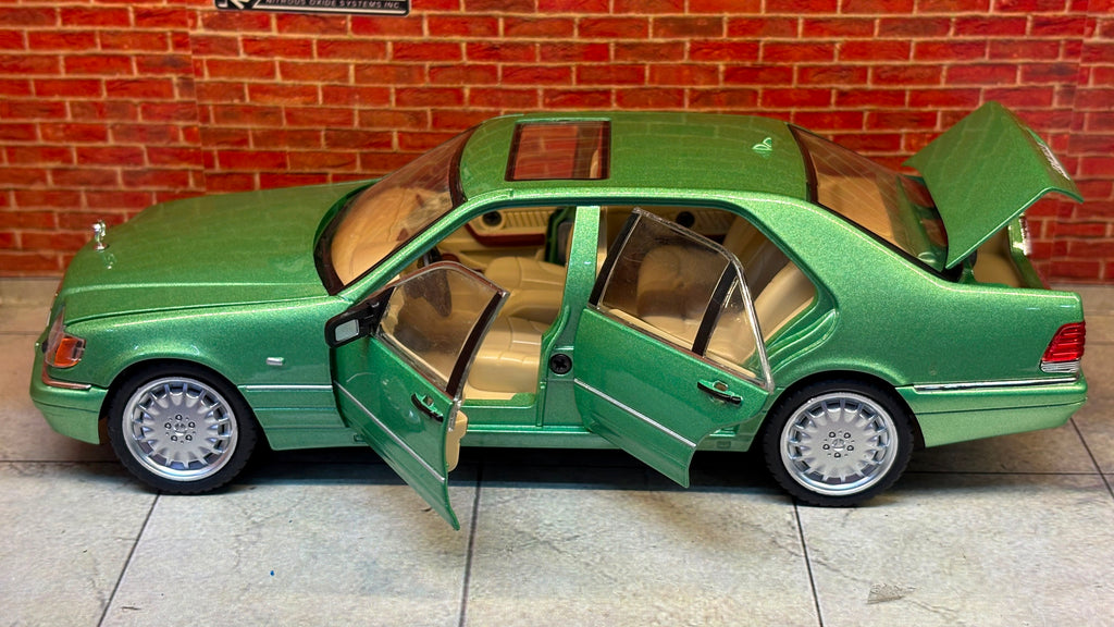 Mercedes-Benz S-Class (W140 generation) 1:24 Scale Premium Detailing