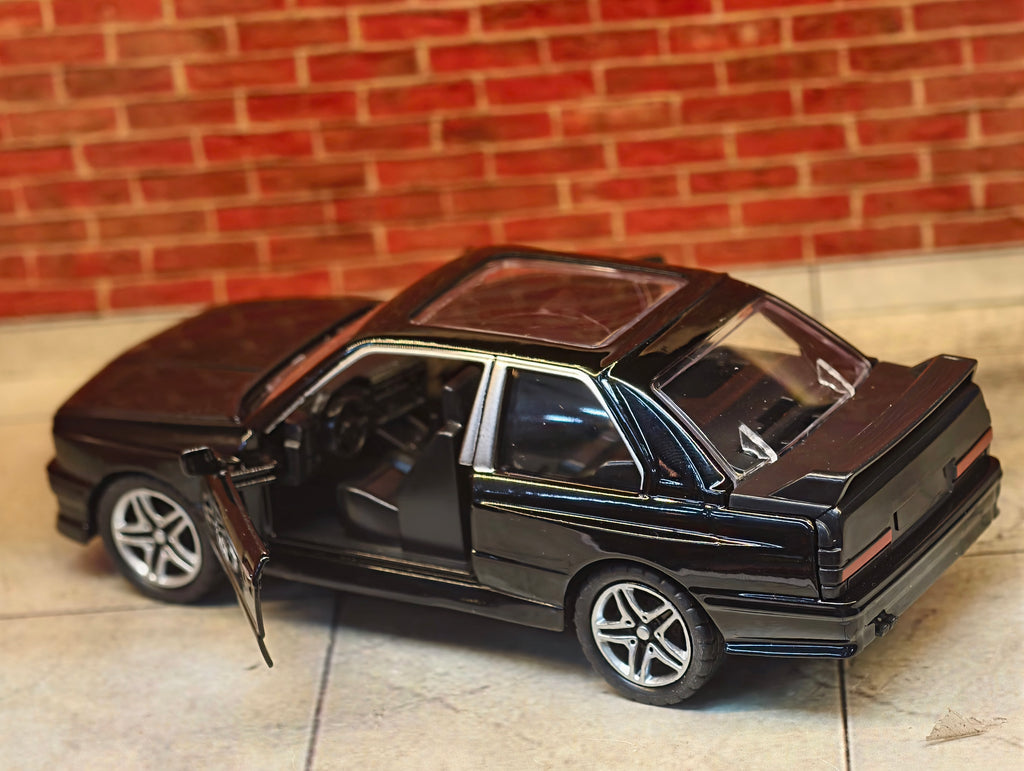BMW M3 E 30 1:36 Scale Premium Detailing