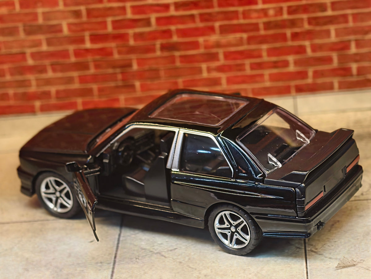 BMW M3 E 30 1:36 Scale Premium Detailing