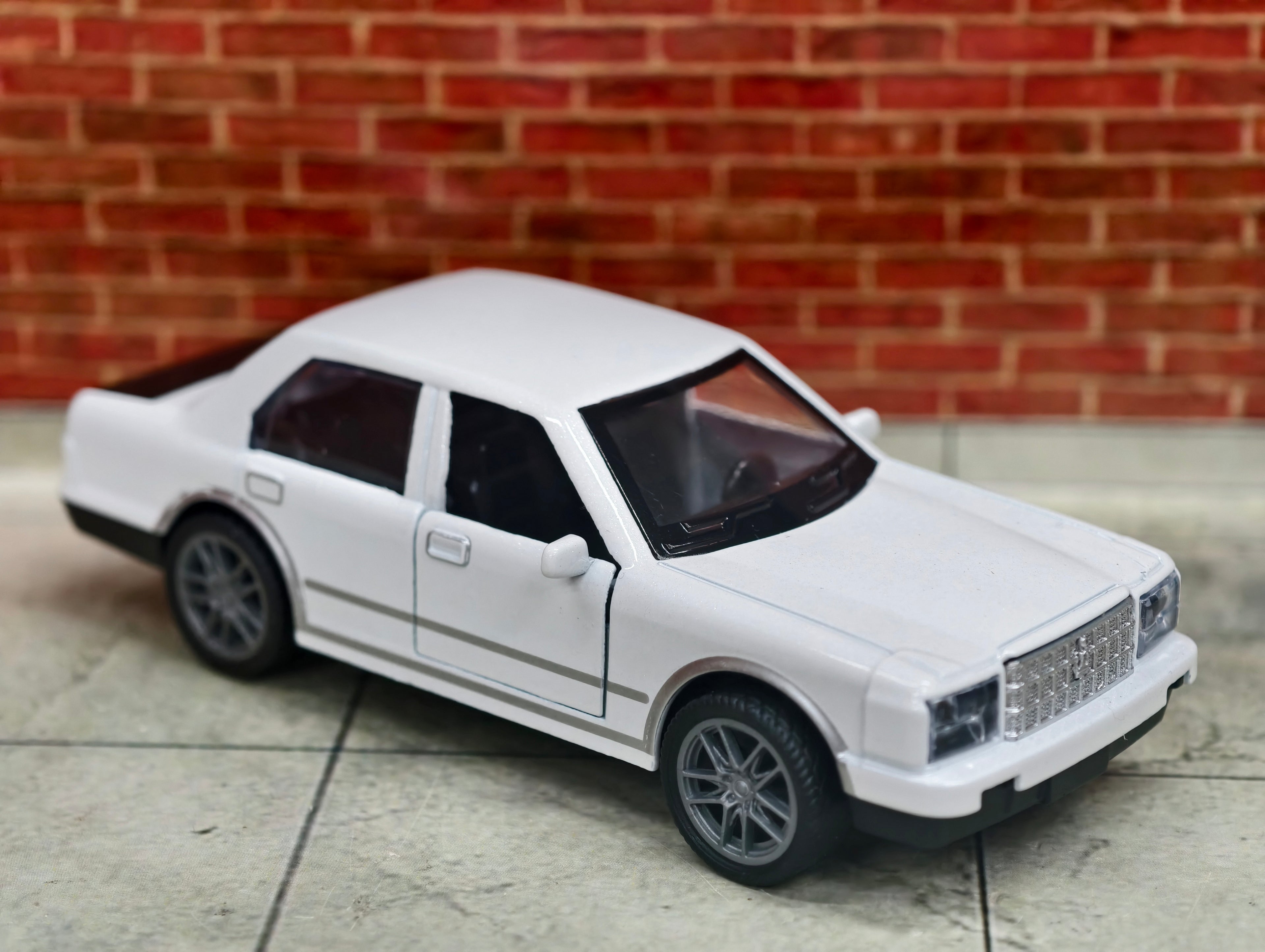 Toyota century 1:36 Scale Premium Detailing
