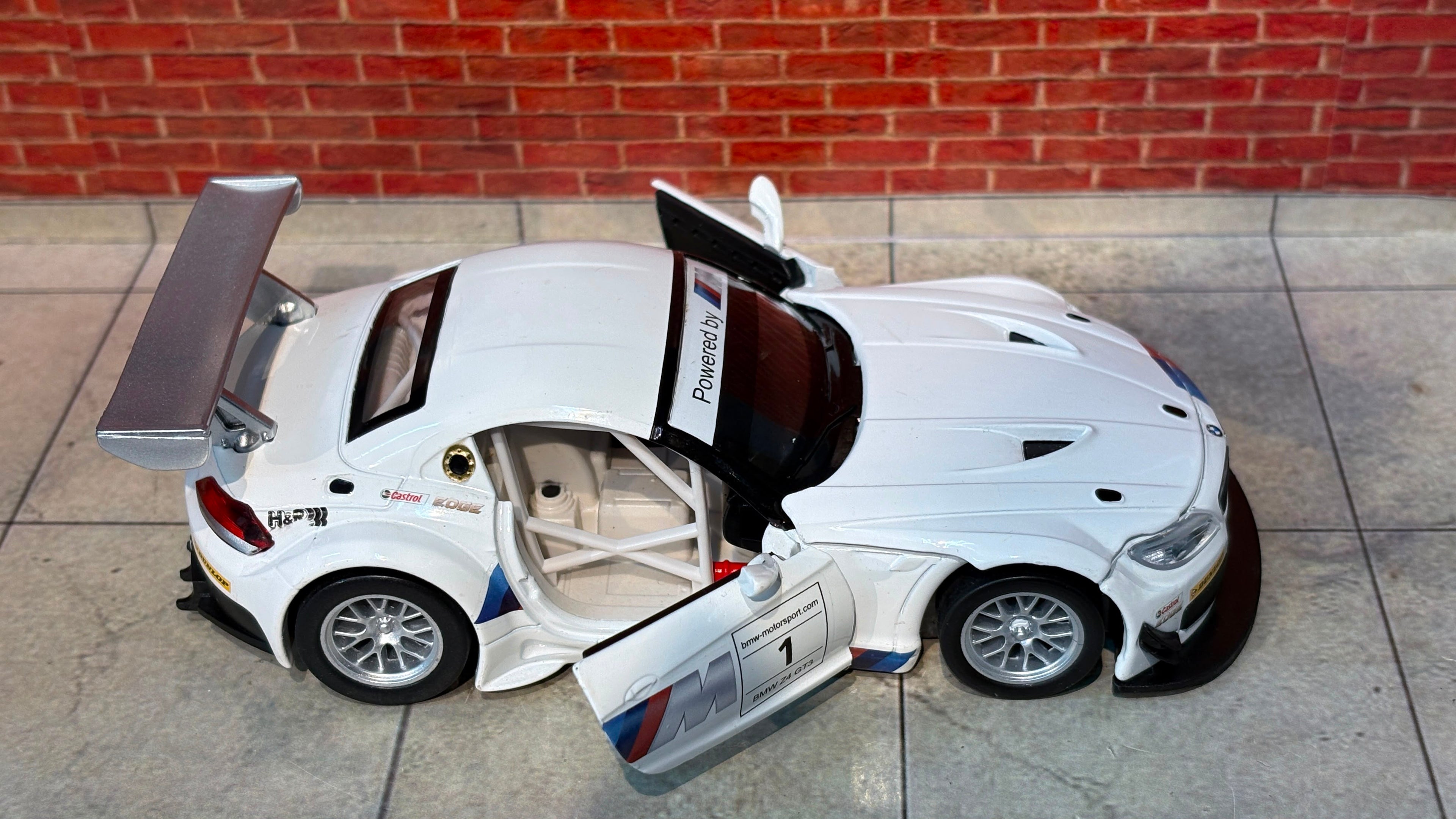 MSZ Official Licensed BMW Z4 GT3 1:32 Scale Track Car