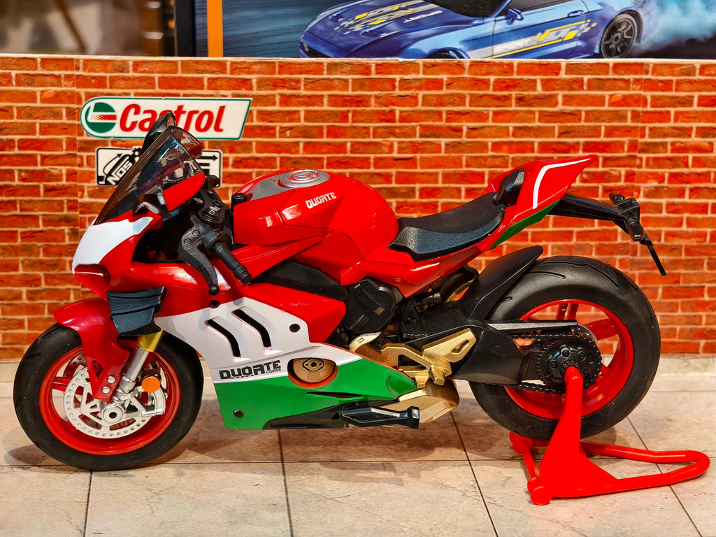 Ducati Panigale V4 1:10 scale with Paddock Stand