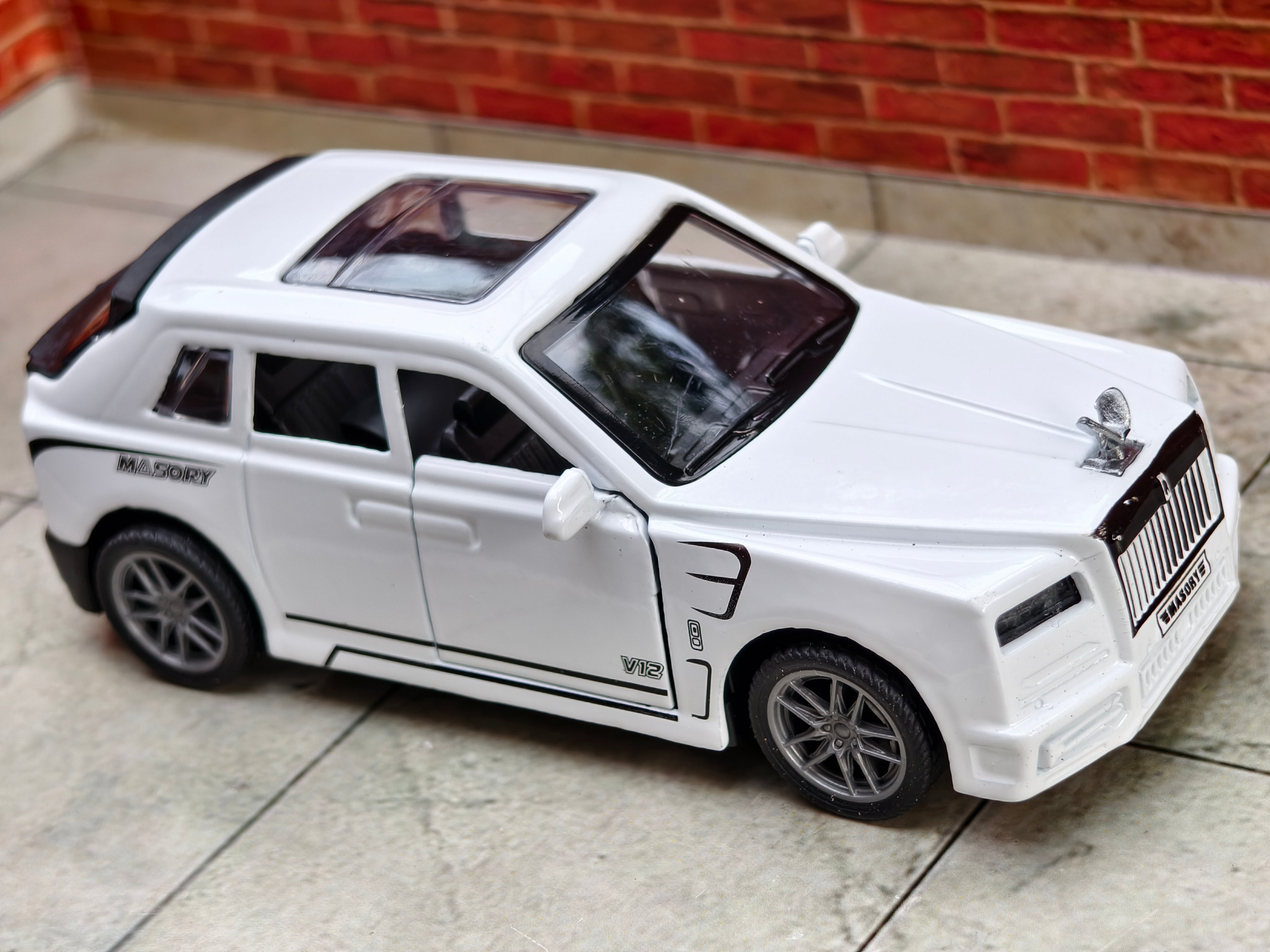 Rolls-Royce Cullinan 1:36 Scale