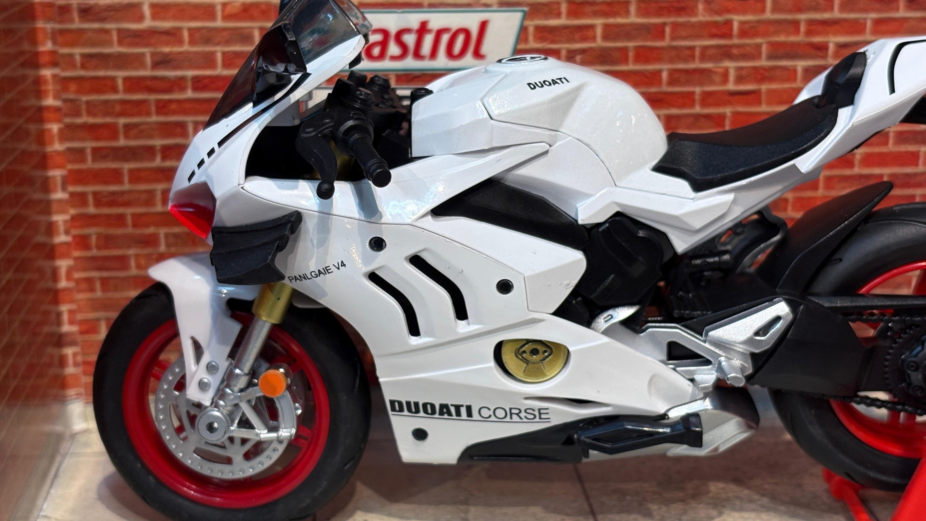 Ducati Panigale V4 1:10 scale with Paddock Stand
