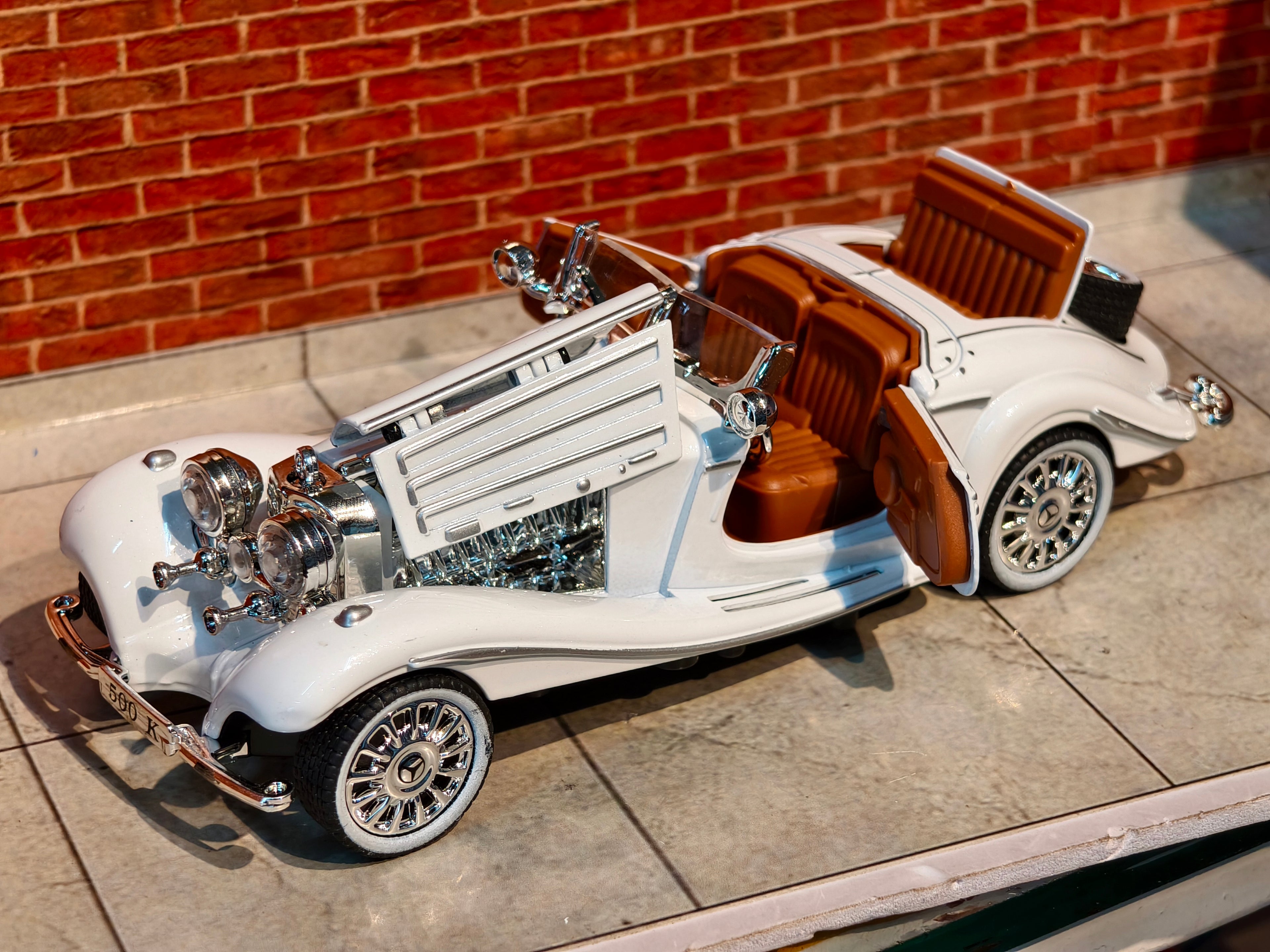 Mercedes-Benz 500K Special Roadster from the 1930s 1:32 Scale