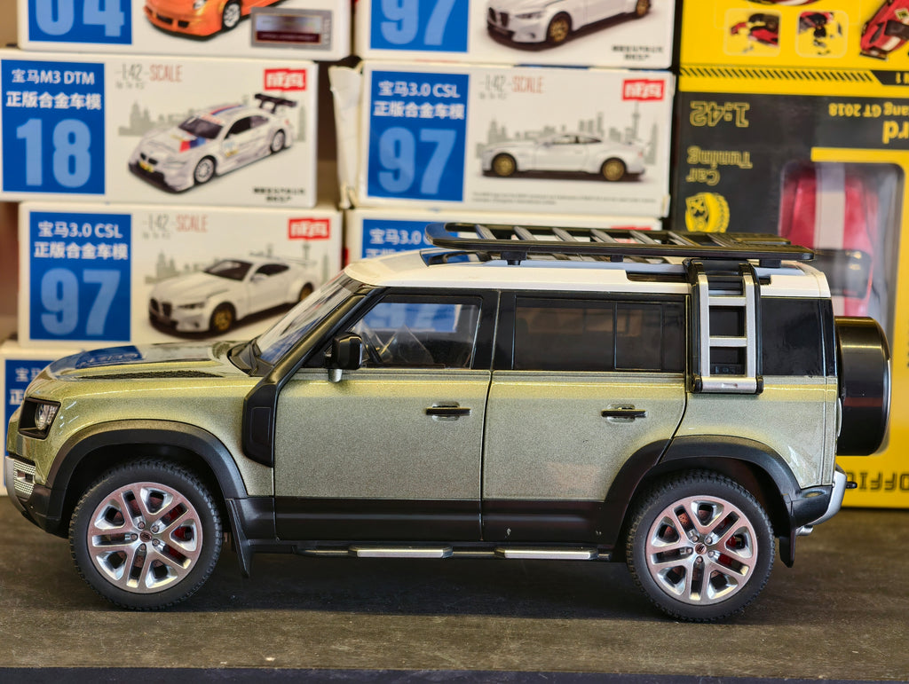QY Toys Official Licensed Land Rover Defender 110 Blue 1:18  diecast scale model