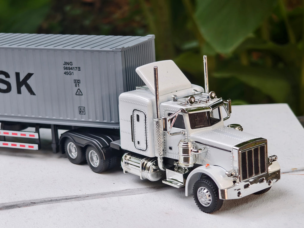 Kenworth W900 Classic American semi-truck (tractor-trailer) Big Size