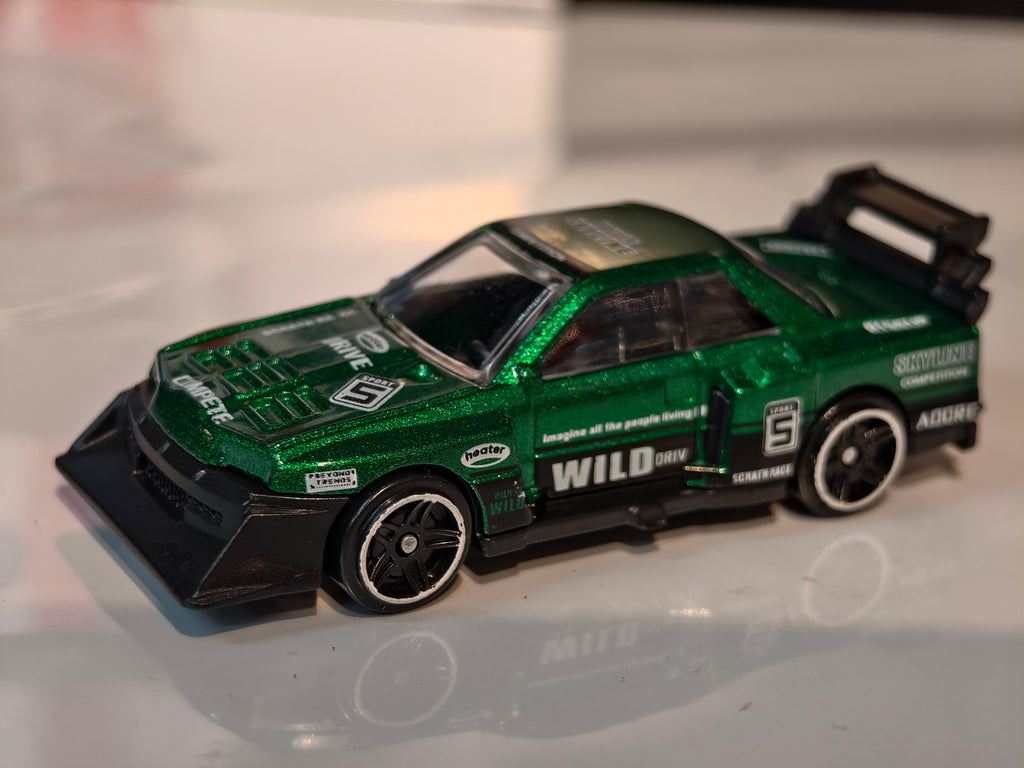 Nissan Skyline GTR (R32) 1:64 Scale in Acrylic Box
