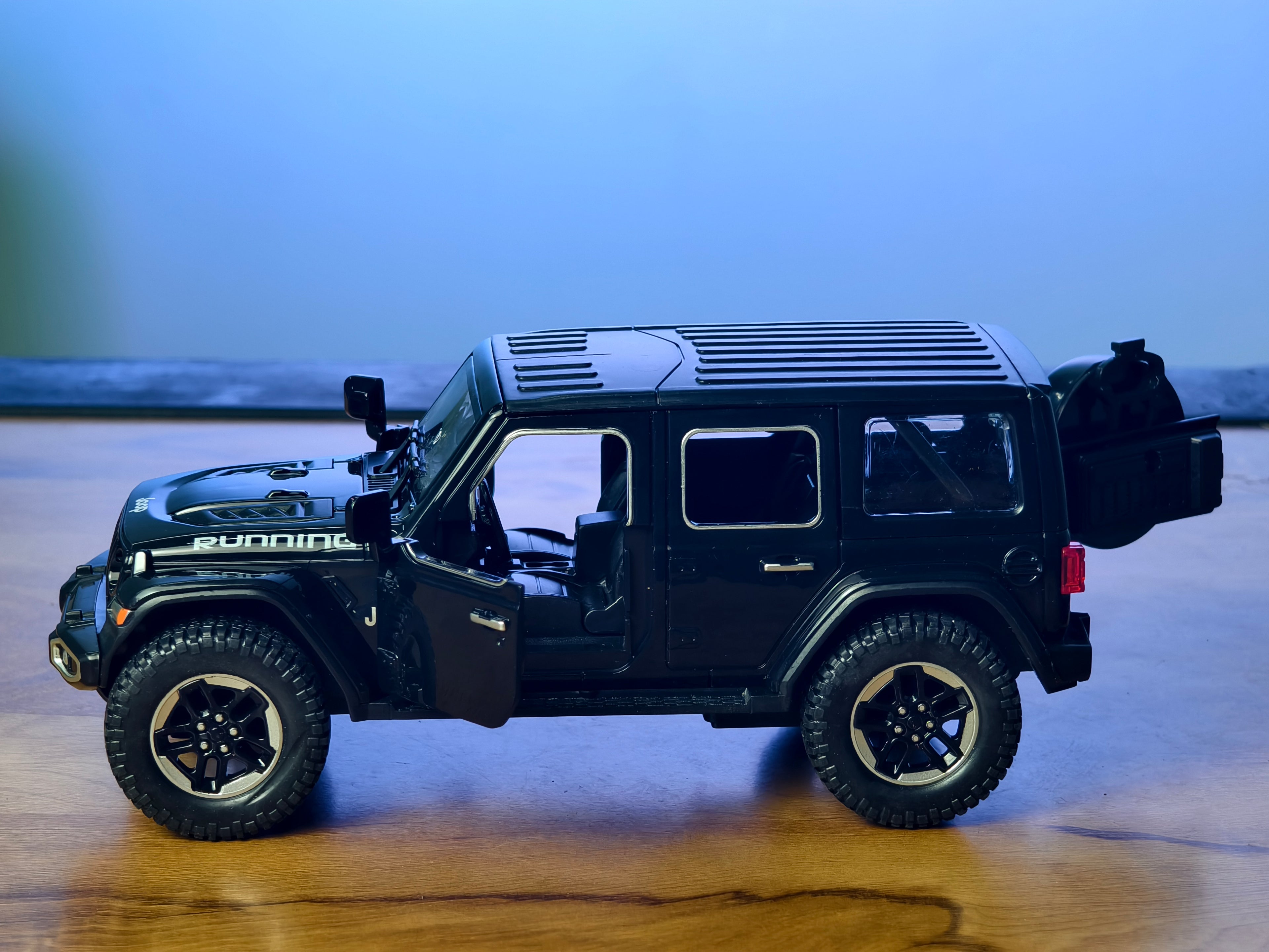 Jeep Wrangler Rubicon 1:24 Scale ABS Material Premium Detailing