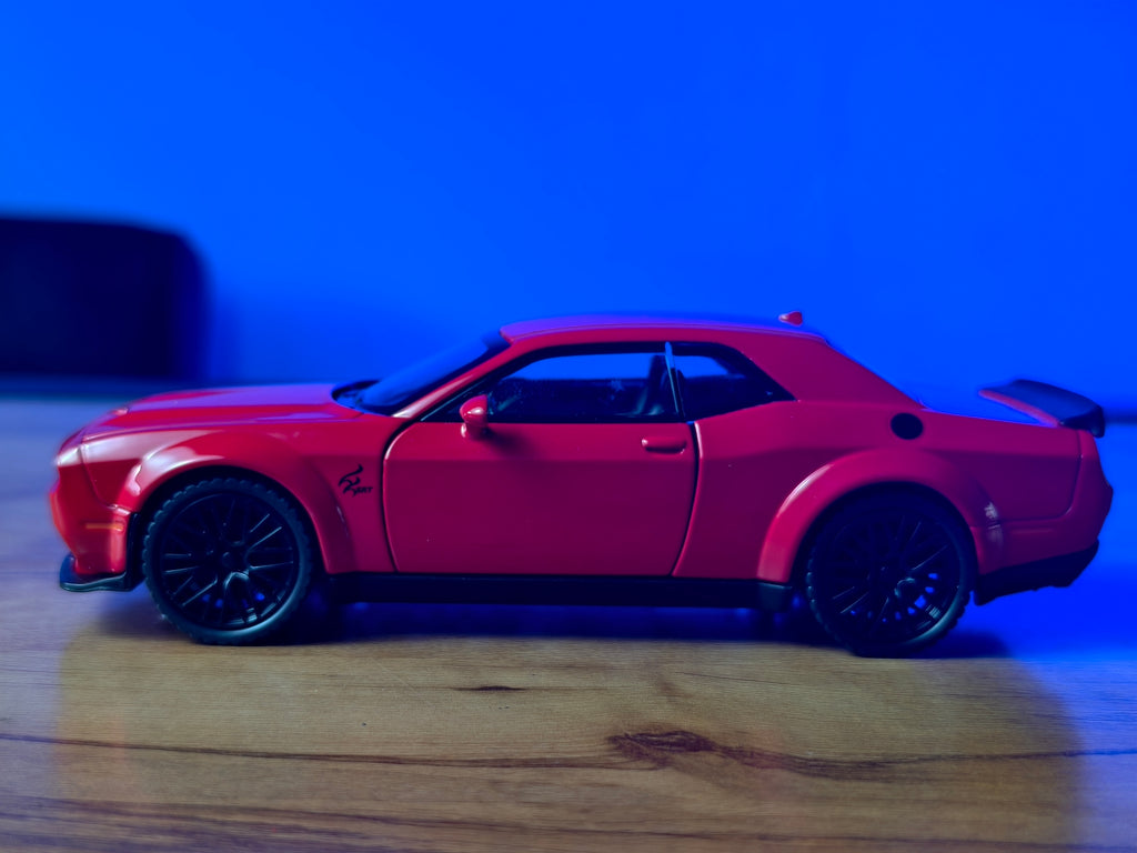 Dodge Challenger SRT Hellcat Redeye 1:32 Scale