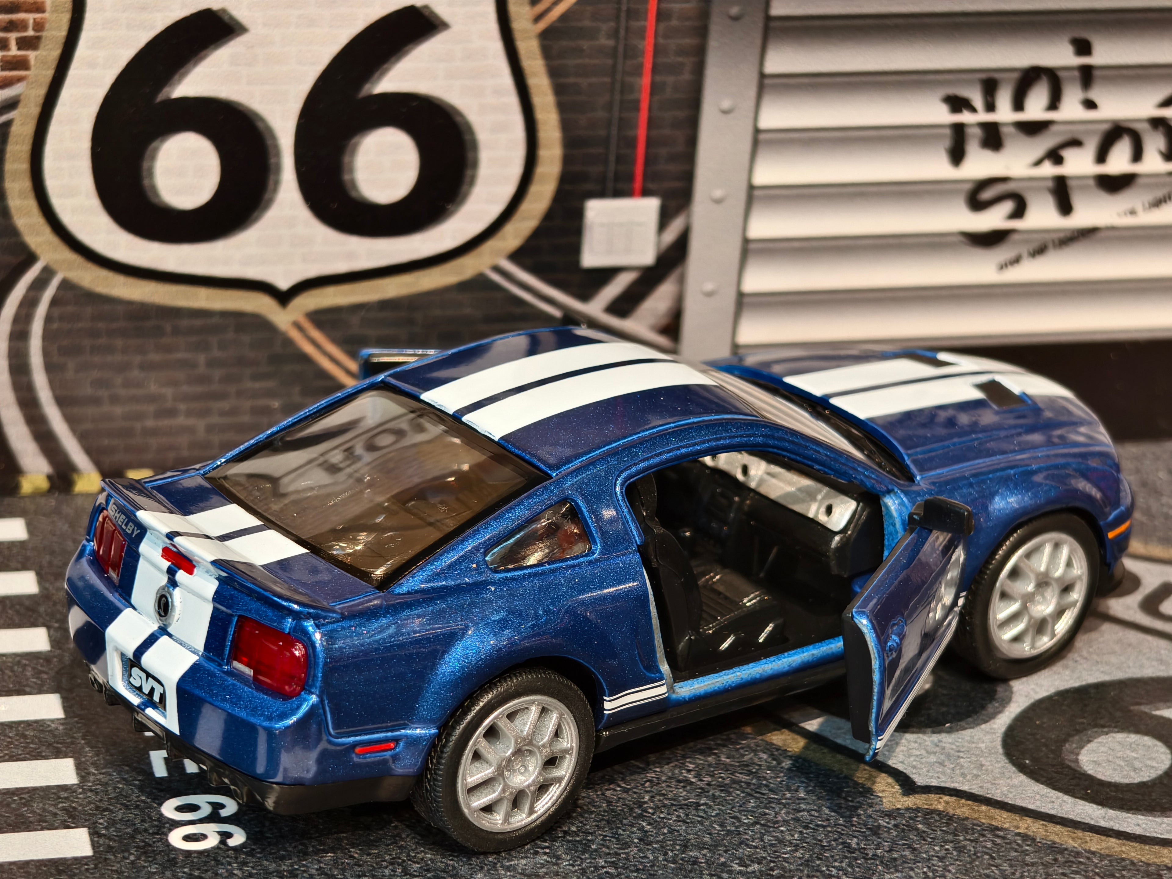 Kinsmart Official Licensed 2007 Shelby GT500 1:38 Scale