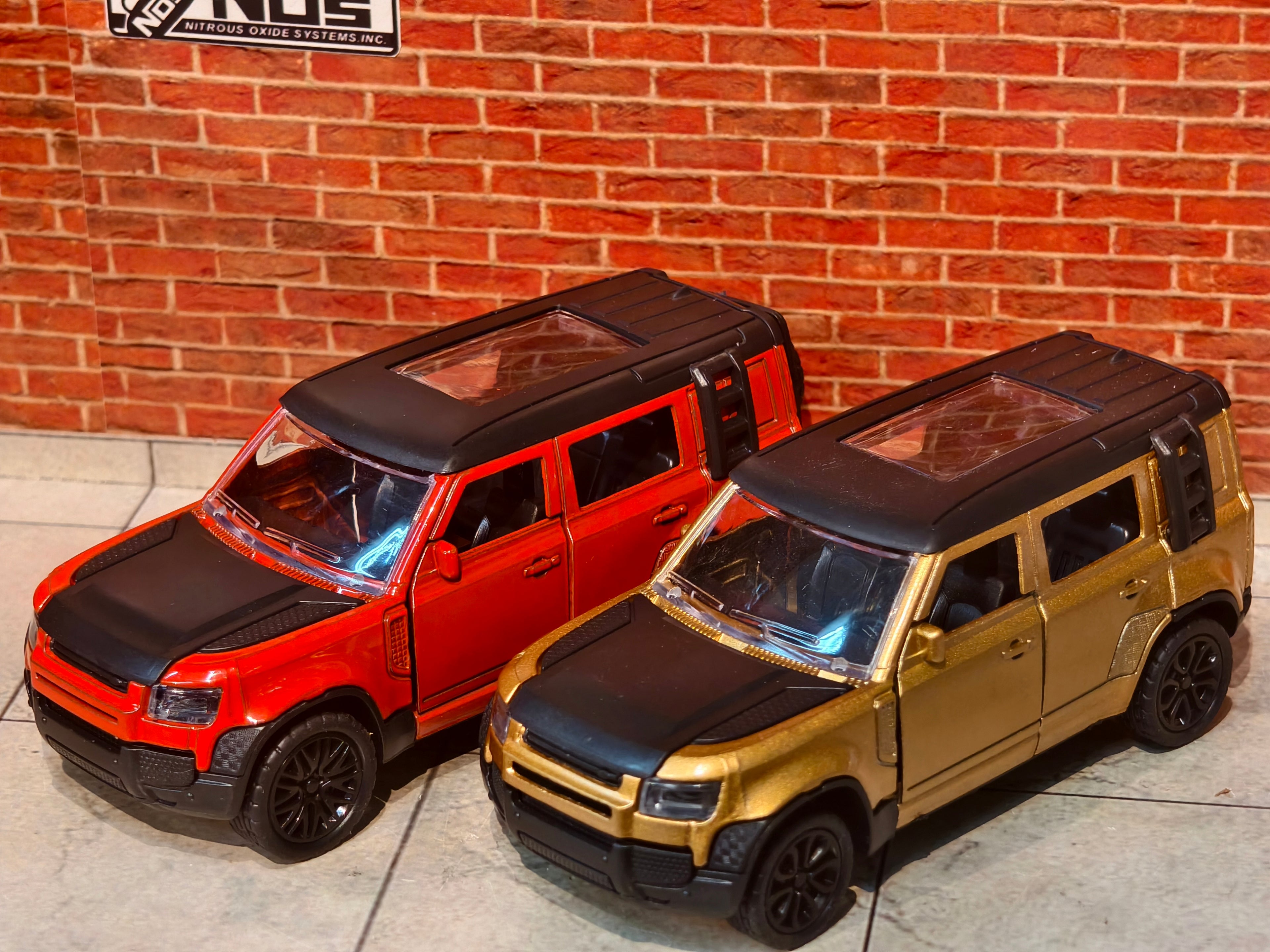 Defender 1:36  4 Door openable