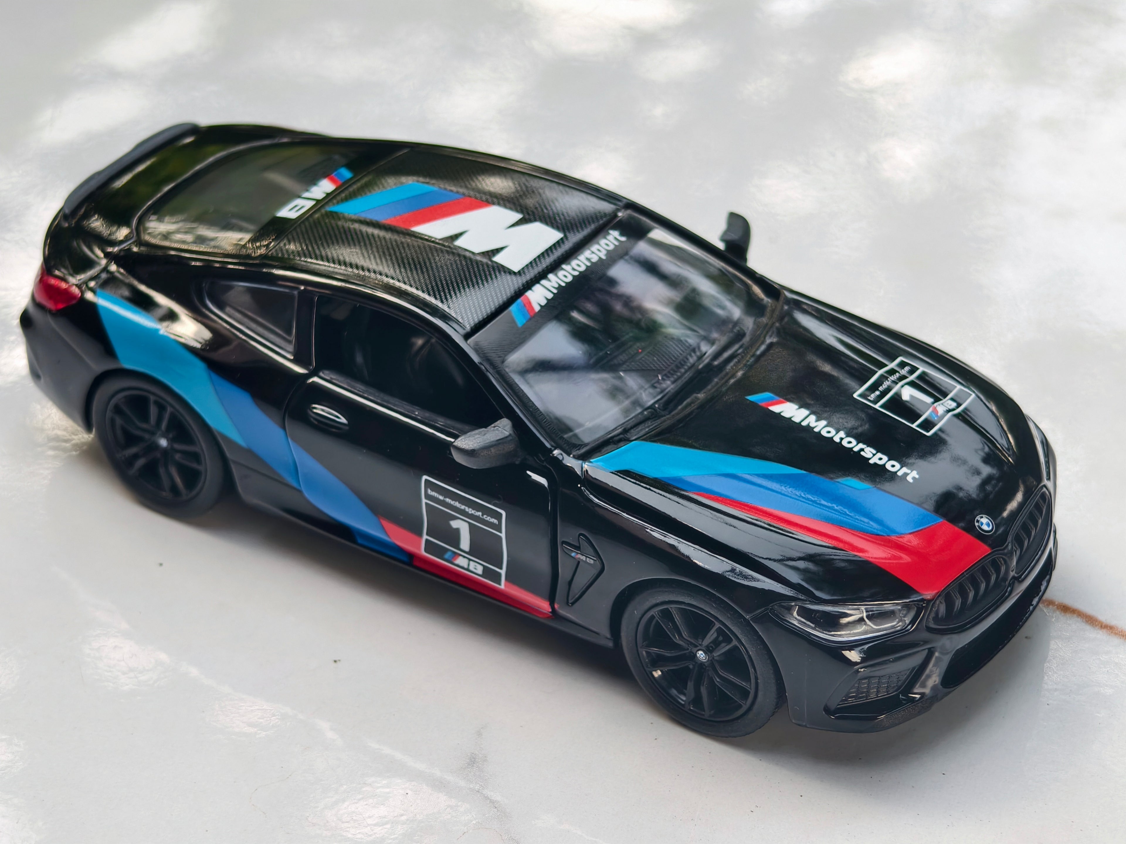 Kinsmart BMW M8 Competition Coupe 1:38