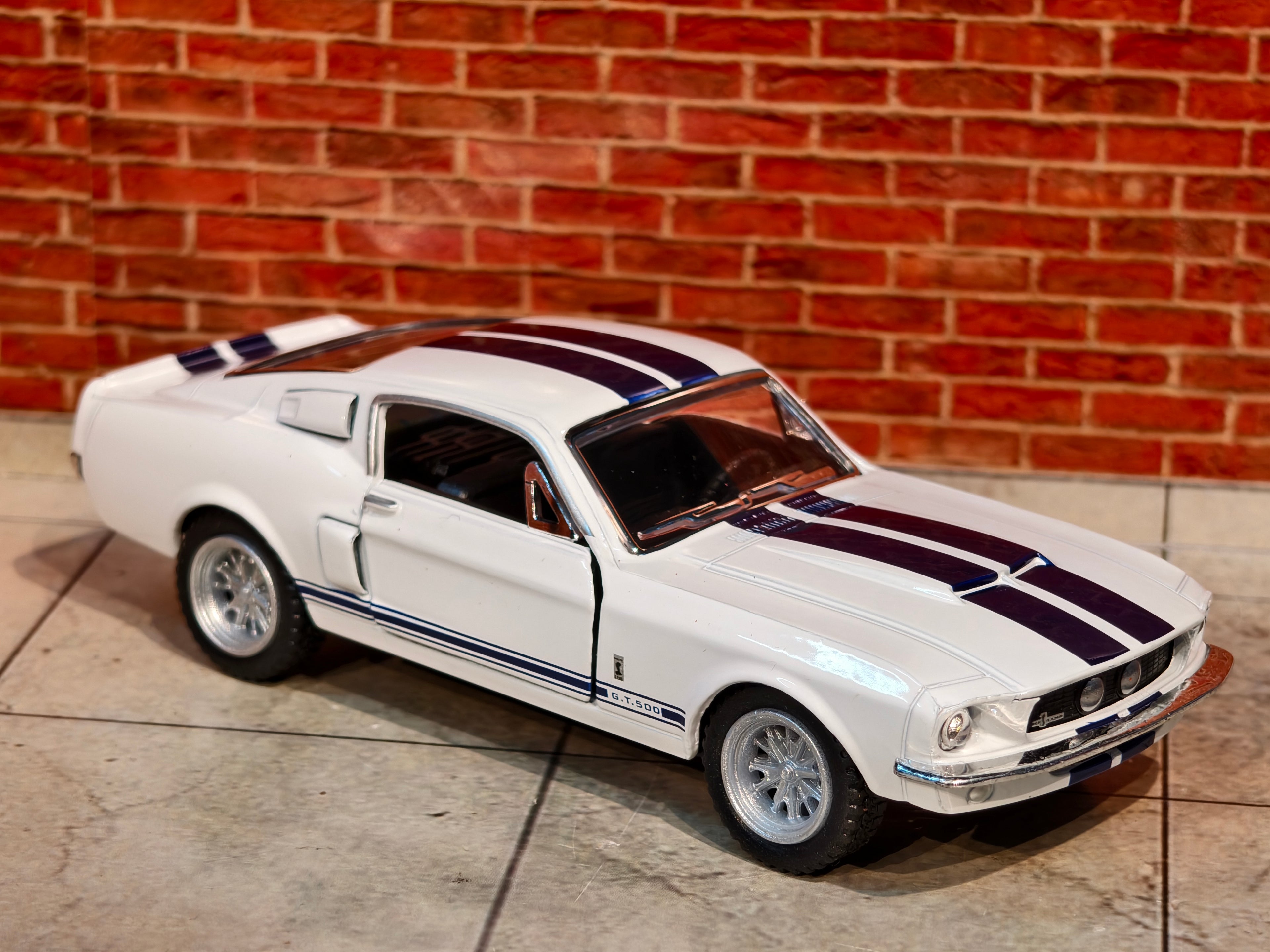 Kinsmart Official Licensed 1967 Shelby GT-500 1:38 Scale