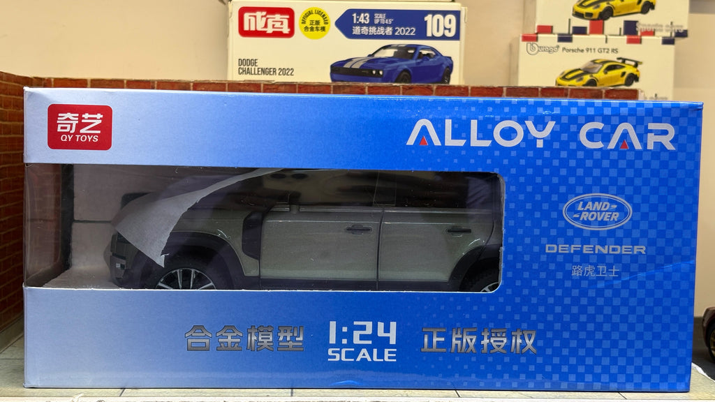 QY Official Licensed Land Rover Defender 110 1:24 Scale Premium Detailing