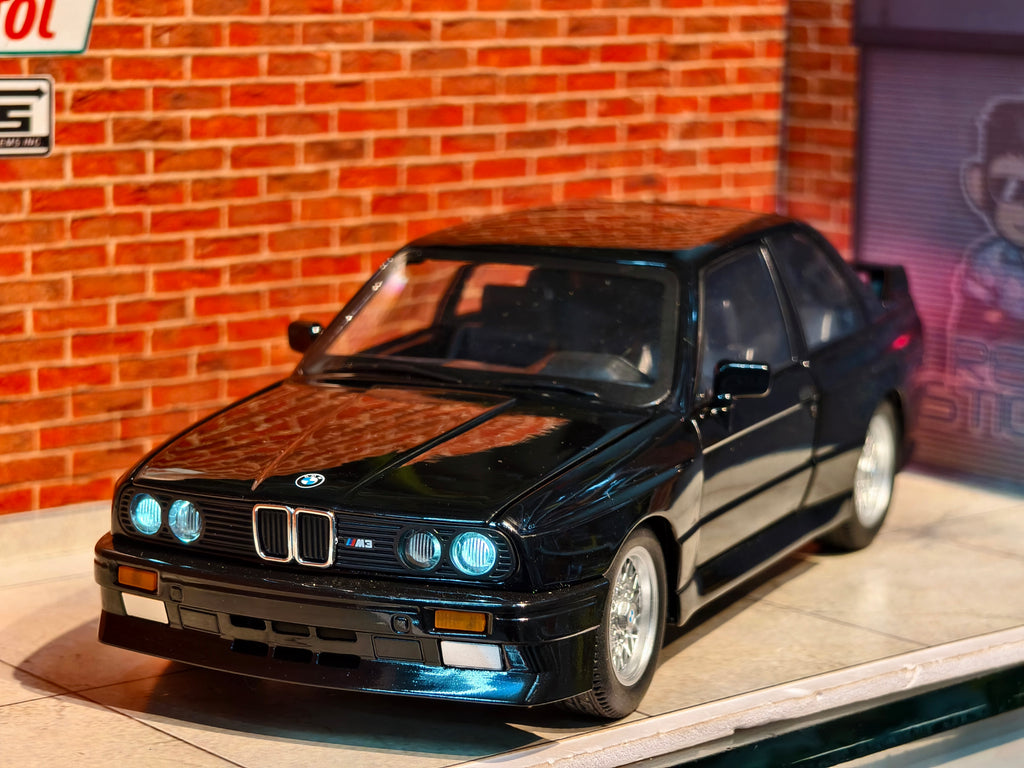 BMW E 30 Stock 1:24 Scale Premium Detailing