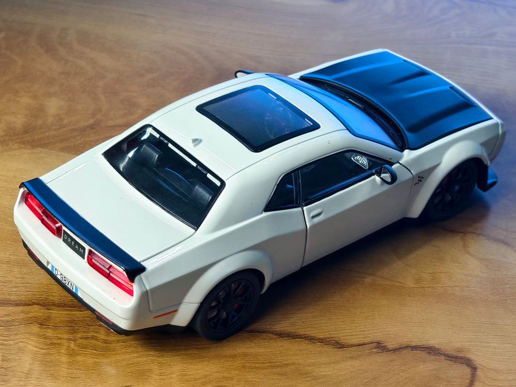 Dodge Challenger SRT 1:24 Scale