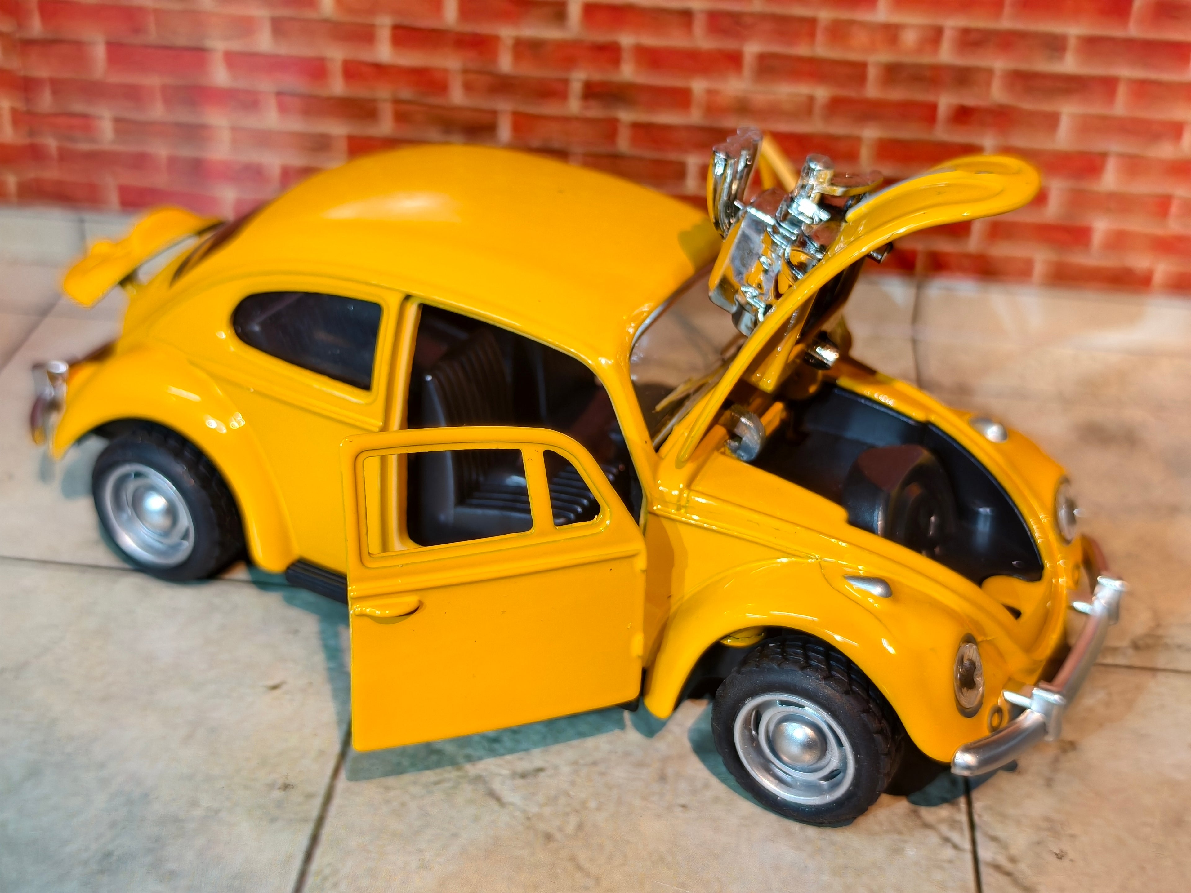 Volkswagen Beetle Super Charger Model 1:32 Scale