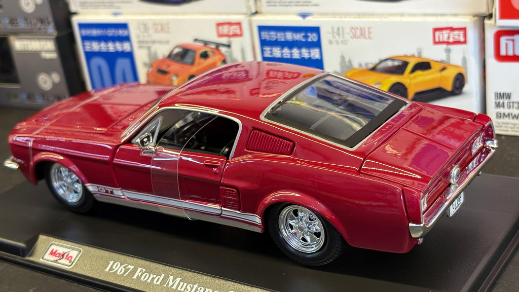 Maisto Official Licensed 1967 Ford Mustang  1:24