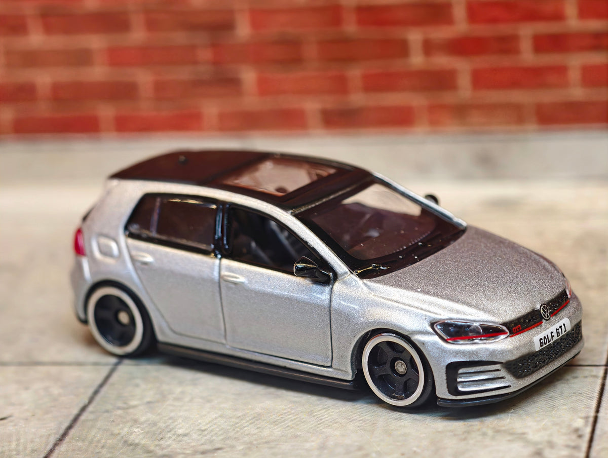 Bburago Official Licensed Volkswagen GTI 2017 1:64 Scale
