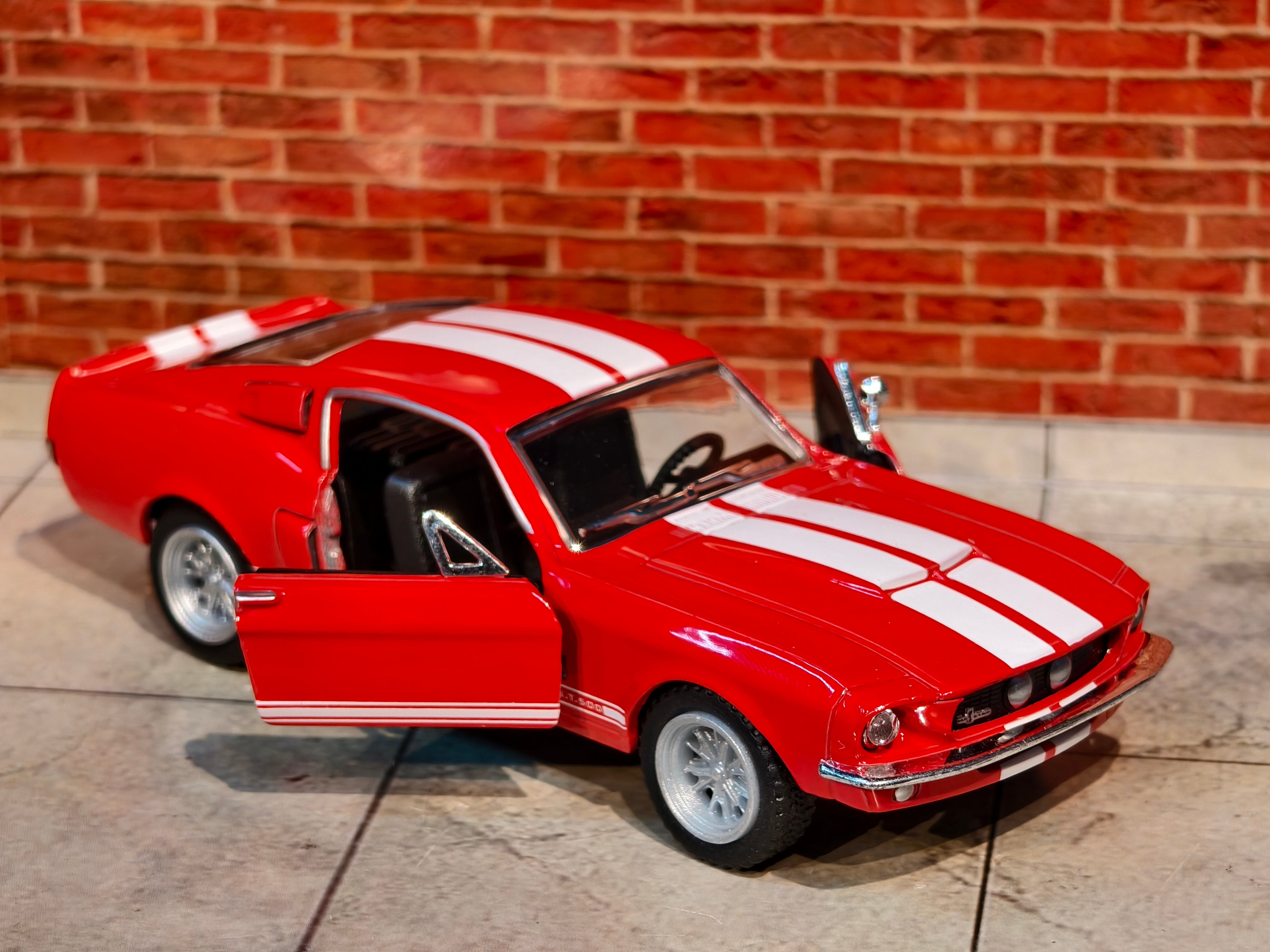 Kinsmart Official Licensed 1967 Shelby GT-500 1:38 Scale