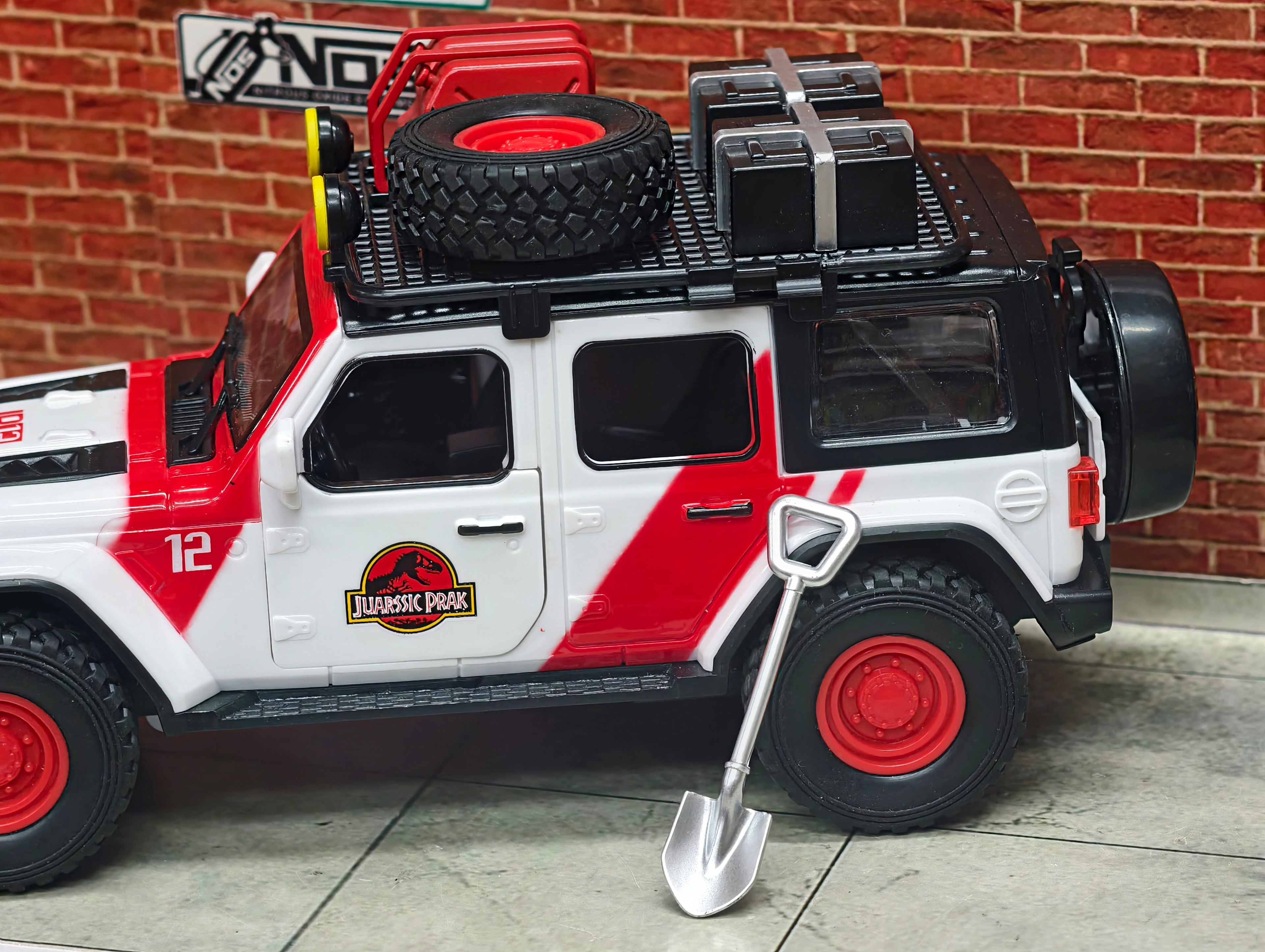 Jeep Wrangler Rubicon Jurassic Park Edition 1:24 Premium Detailing ABS Model