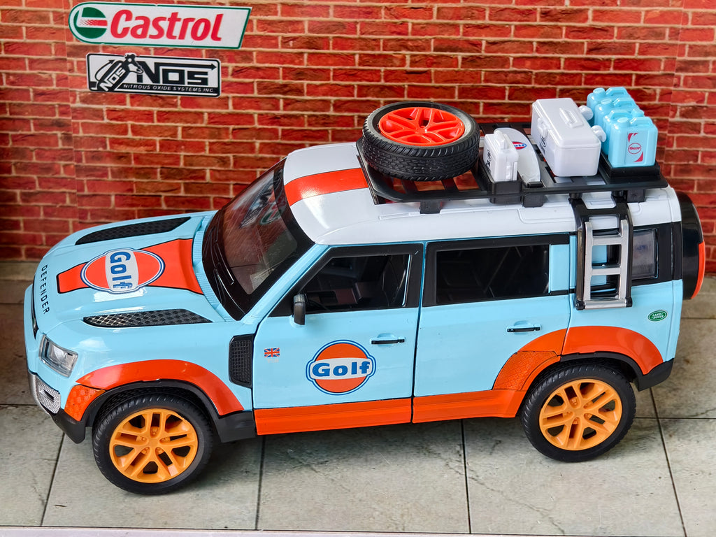 Defender Gulf Edition 1:24 Scale with Accessories