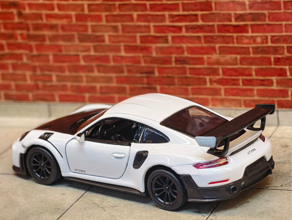 Kinsmart Official Licensed Porsche 911 GT2 RS 1:36 Scale