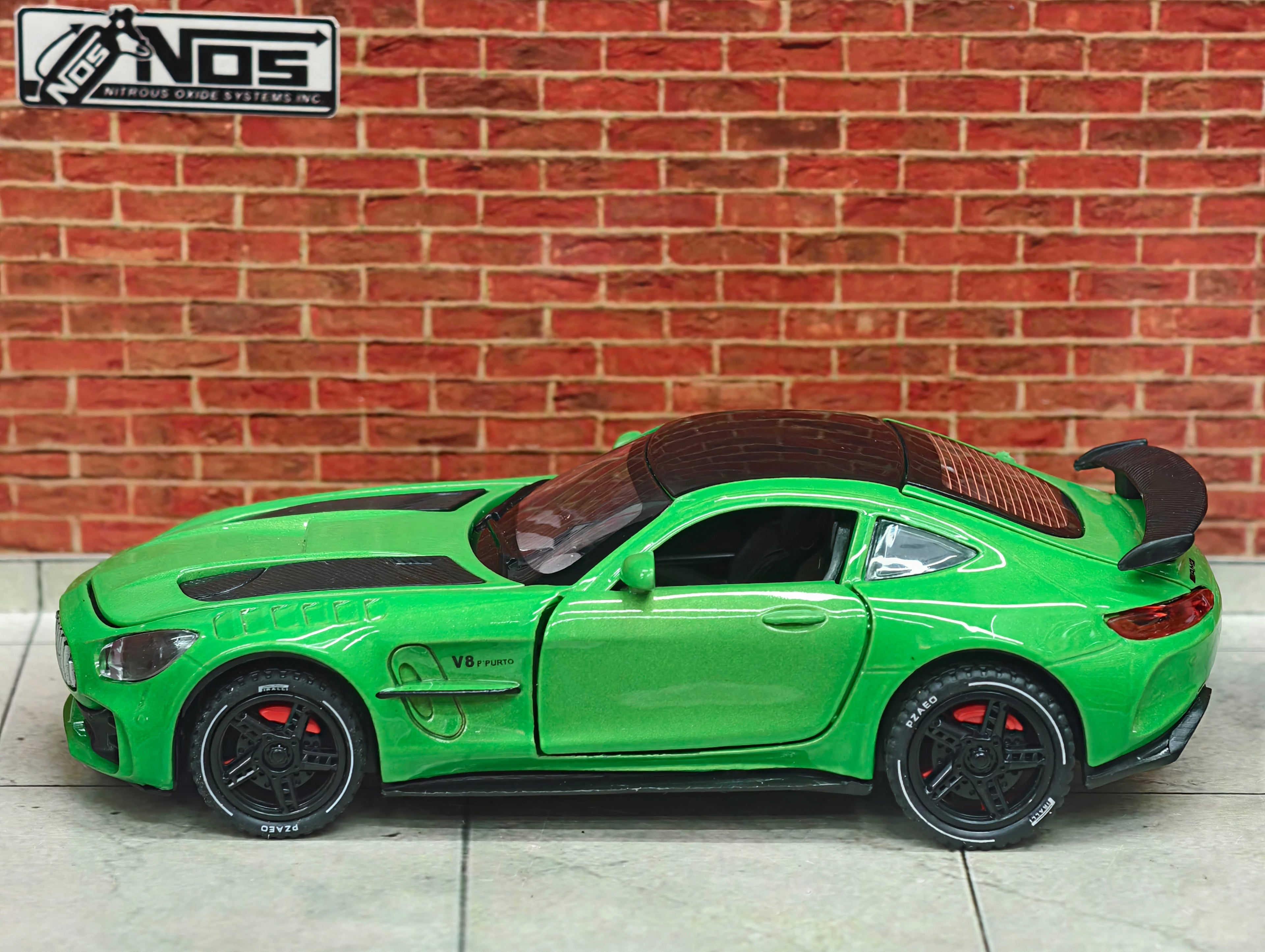Mercedes Benz AMG 1:32 Scale Premium Detailing