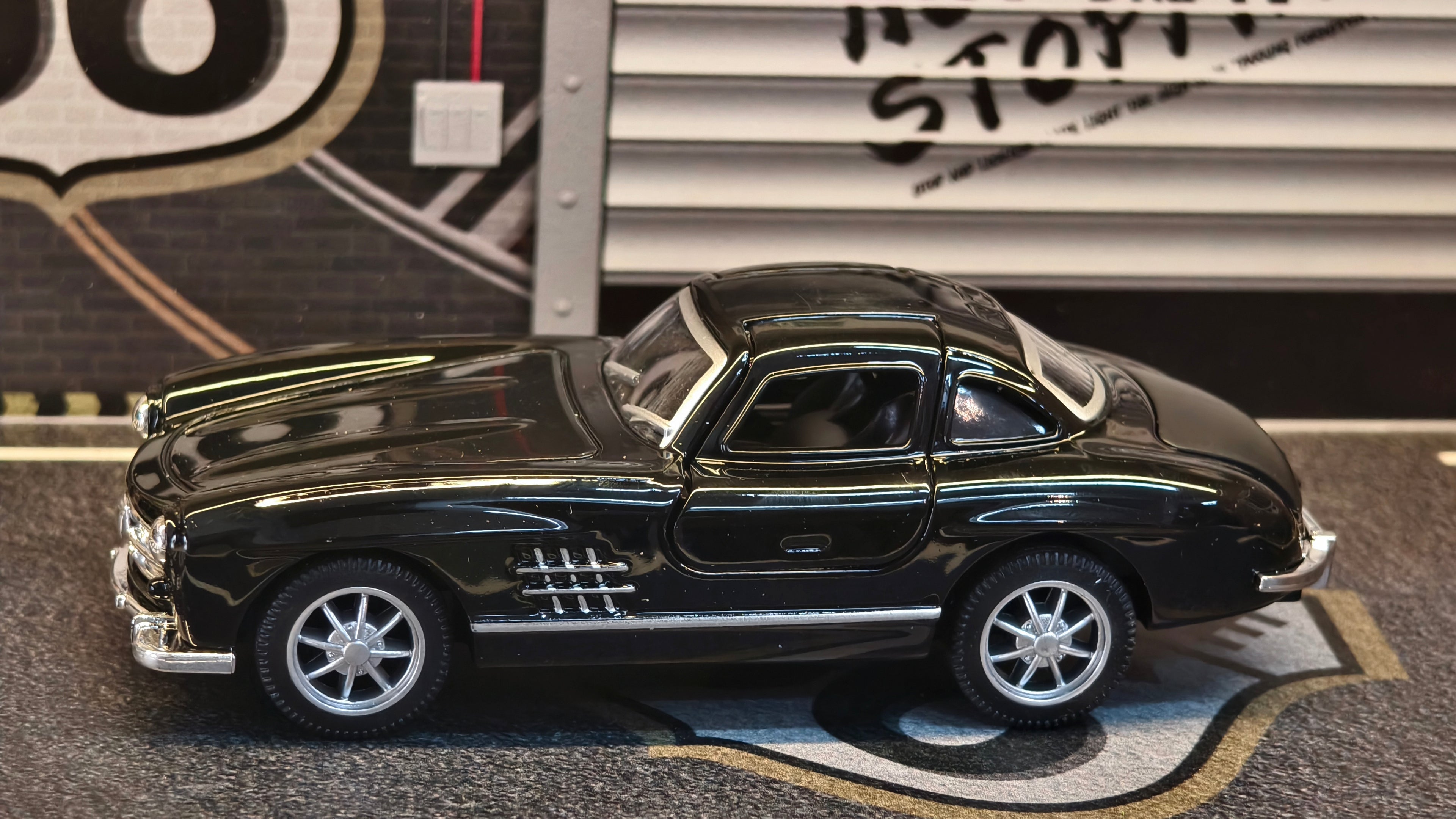 Mercedes Gullwing SL 300 1:36 Scale