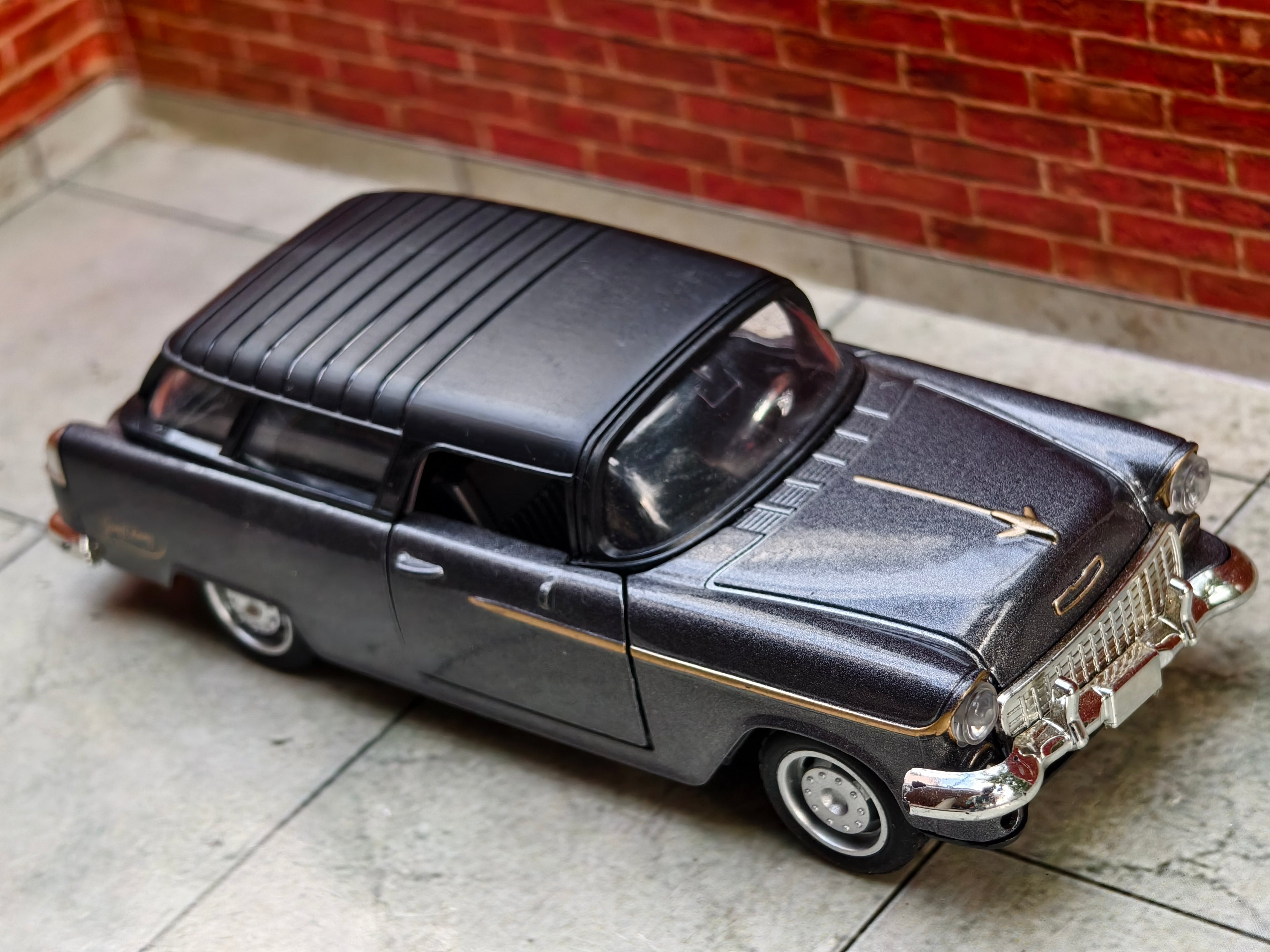 CHEVROLET BEL AIR WAGON MODEL 1:32 Scale Box Piece