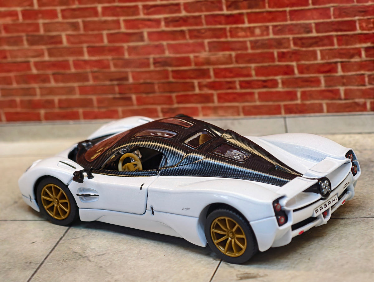Kinsmart Official Licensed Pagani Utopia 1:36 Scale