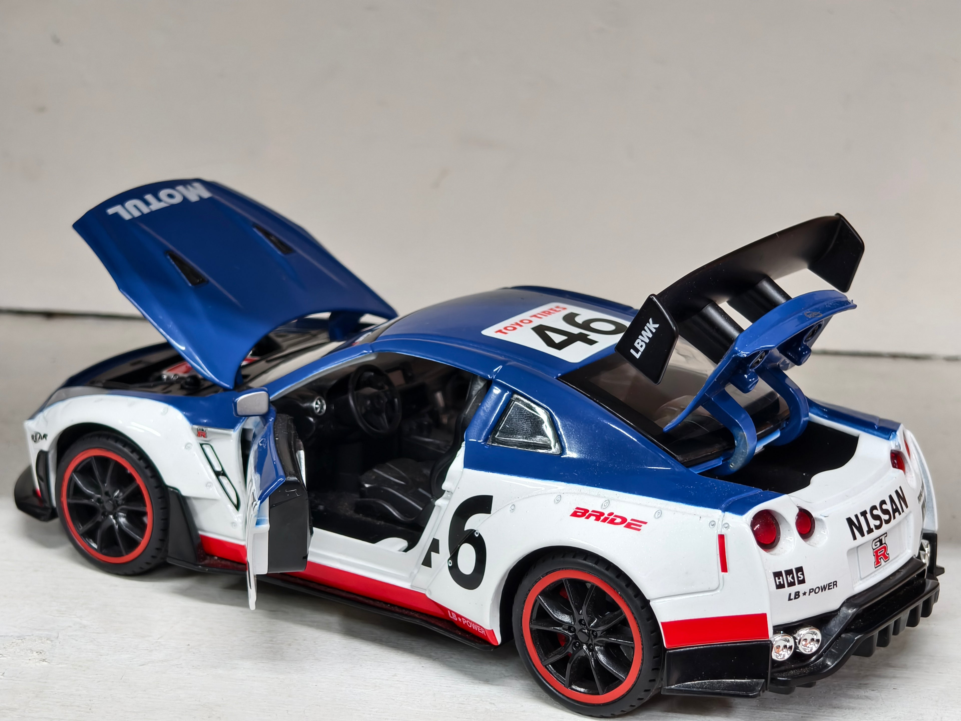 Nissan GTR R35 Rally Edition 1:24 Scale