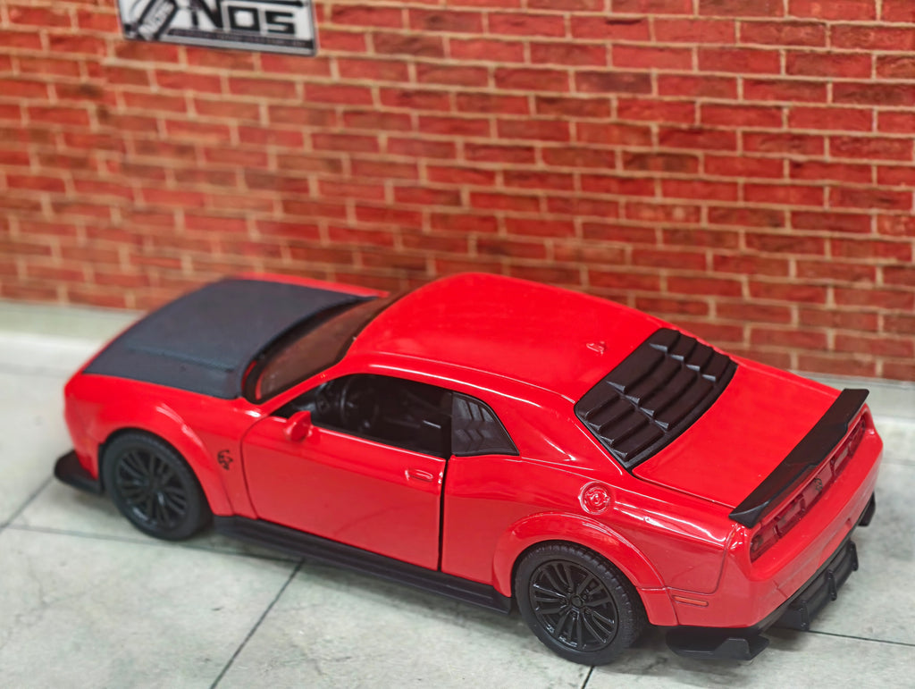 Dodge Challenger SRT 1:32 Scale
