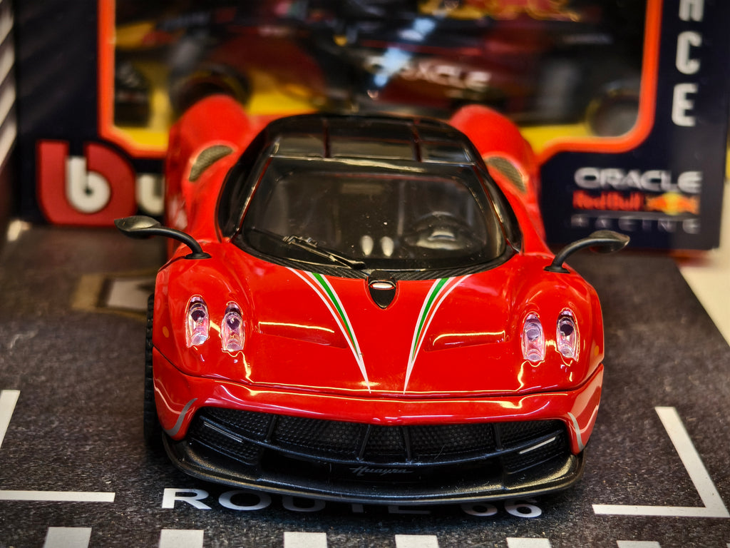 Pagani Huayra Roadster BC 1:32 Scale