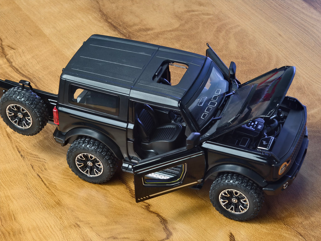 Ford Bronco 1:24 Scale Premium Detailing