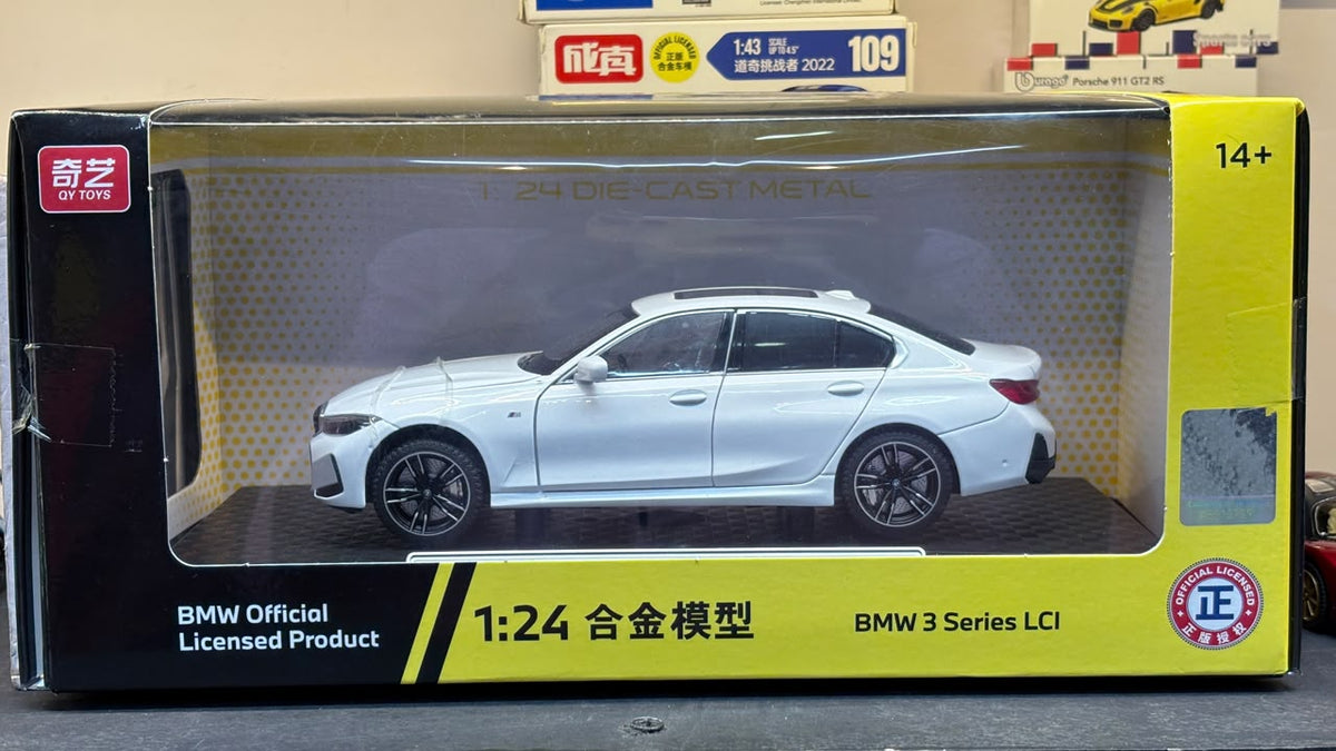 QY Official Licensed BMW 3 Series  LCI 1:24 Scale Premium Detailing