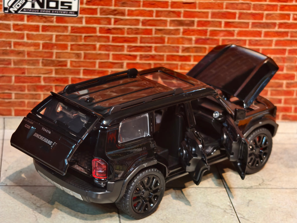 Toyota Land Cruiser Prado 1:32 Scale Premium Detailing